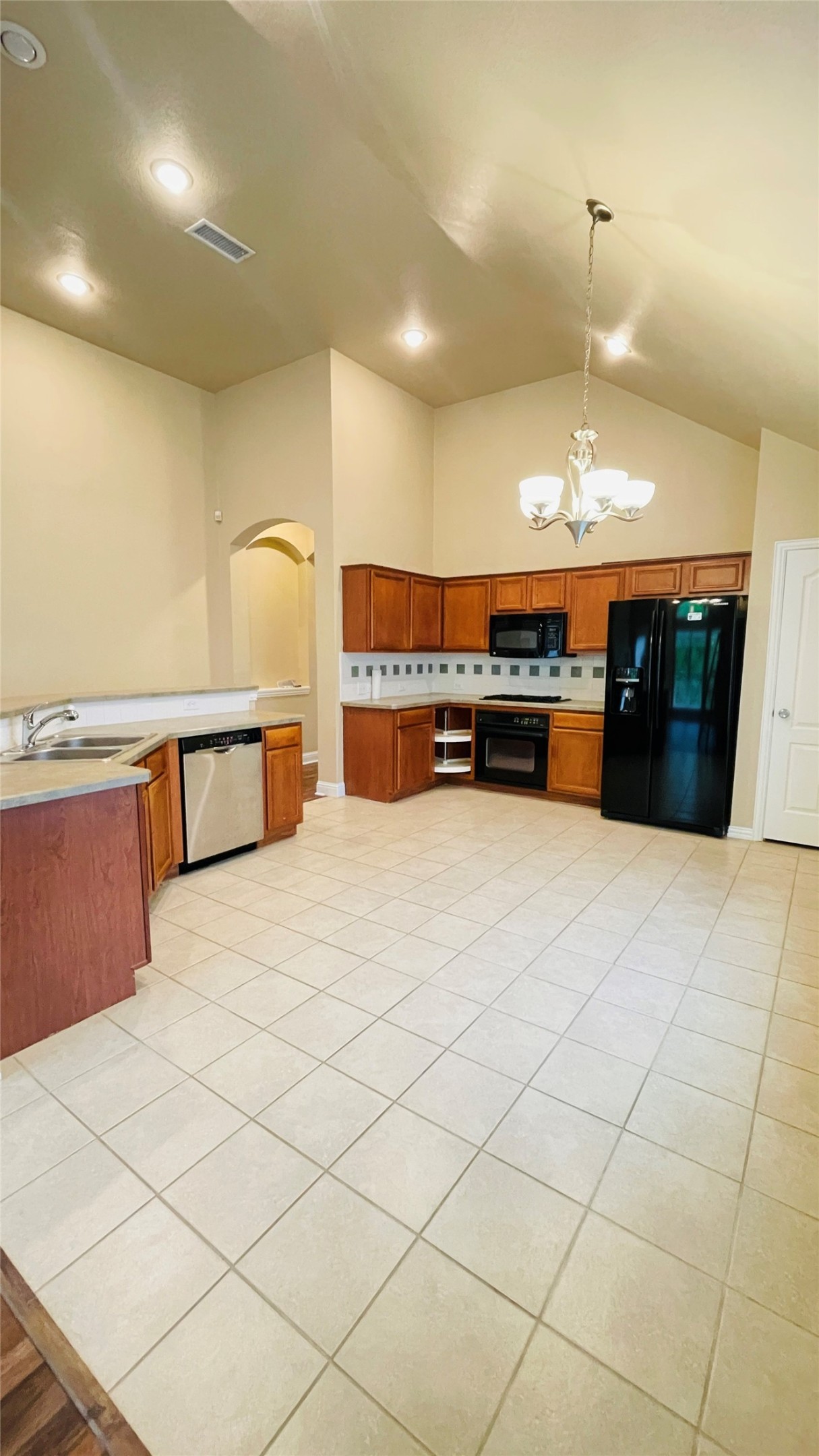 1822 Hollow Creek Court