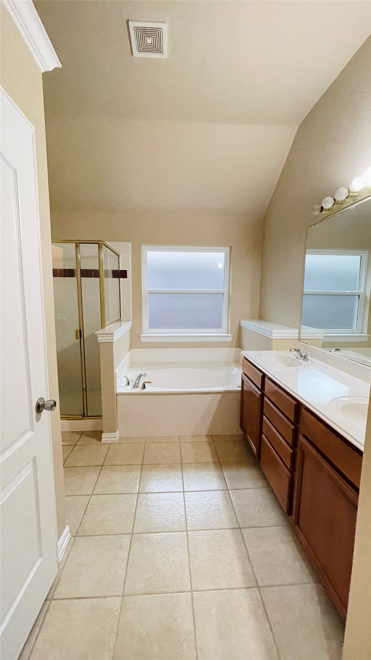 1822 Hollow Creek Court