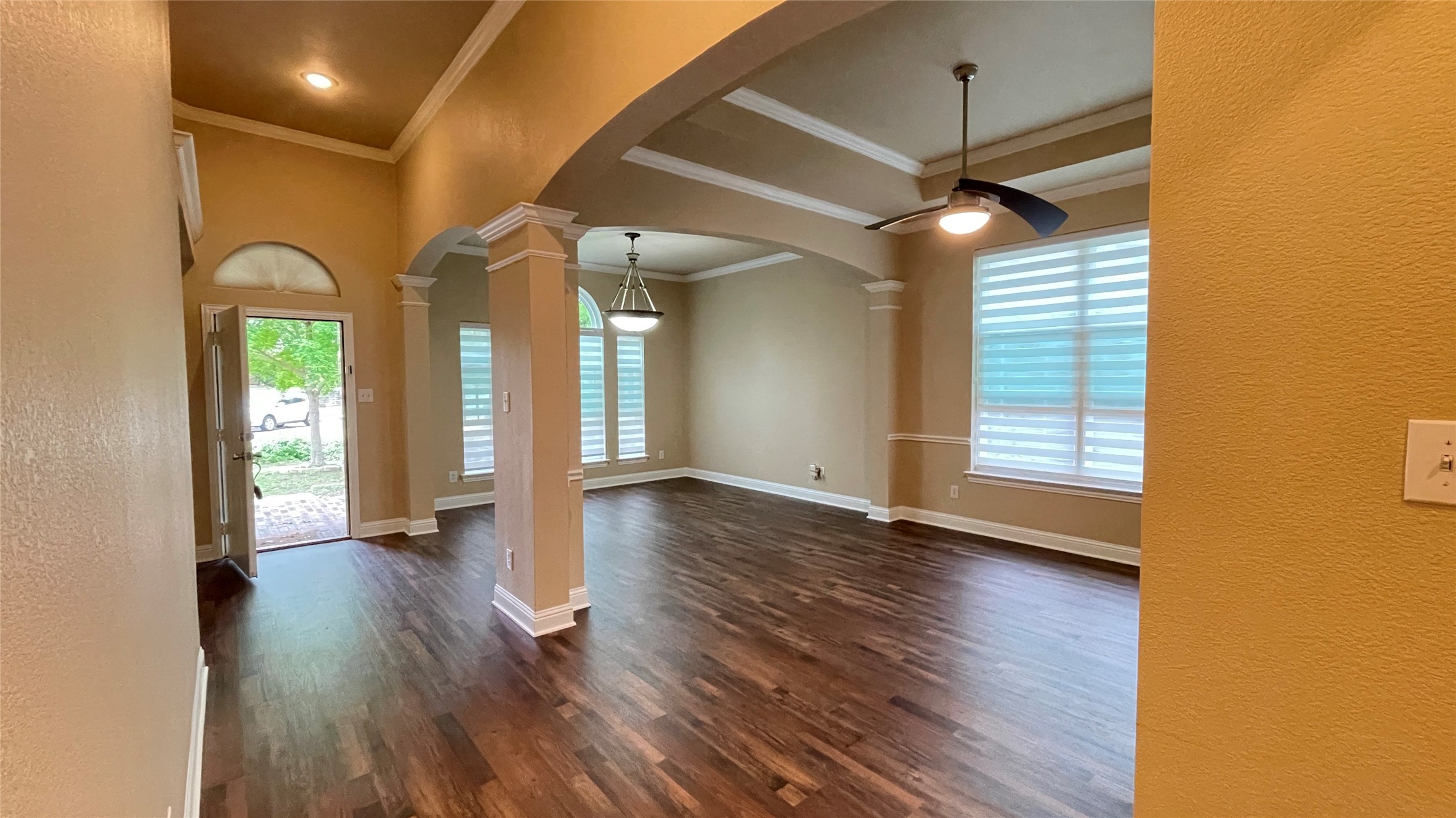 1822 Hollow Creek Court