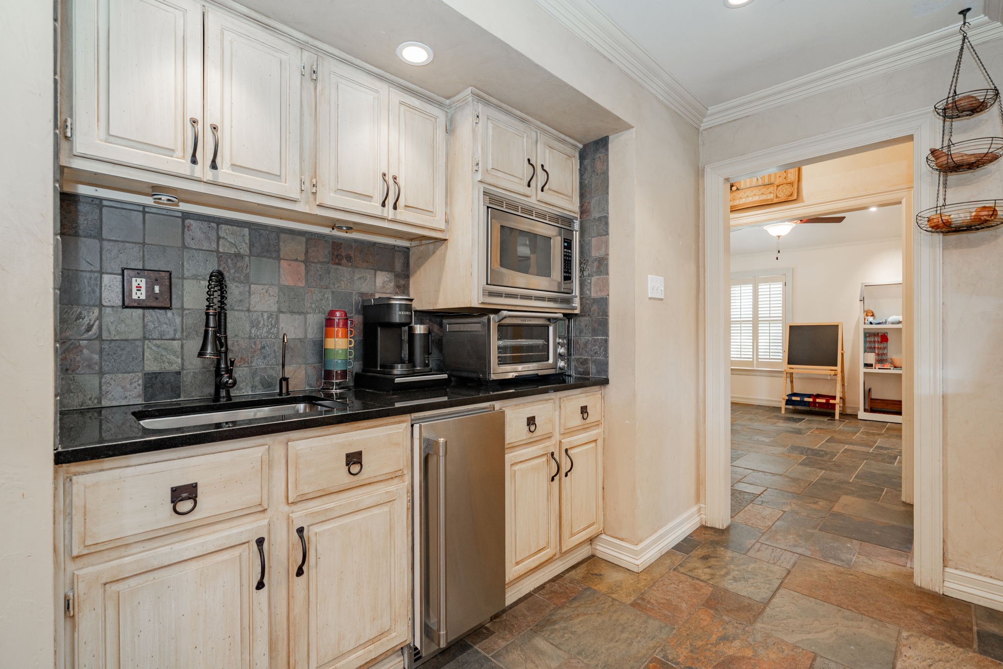 10027 Silvertree Drive