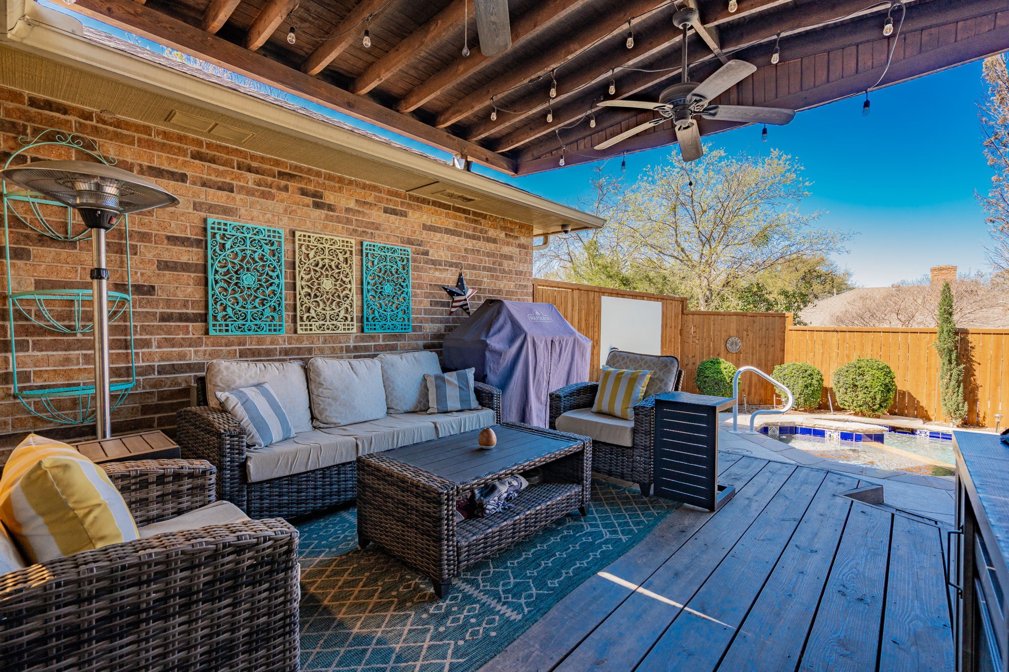 10027 Silvertree Drive