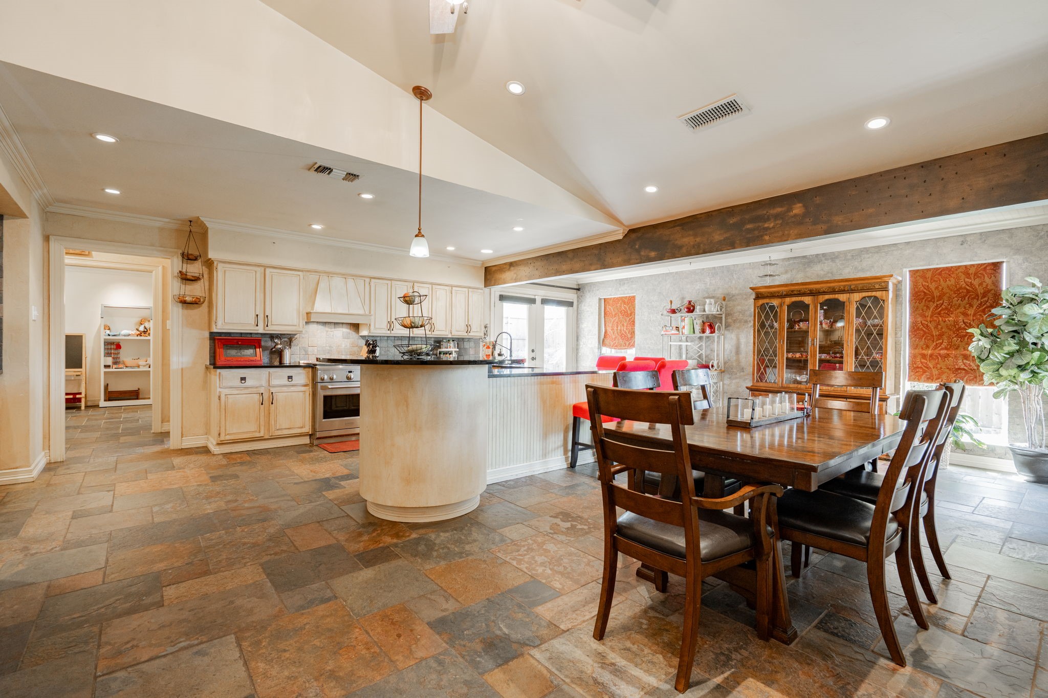 10027 Silvertree Drive