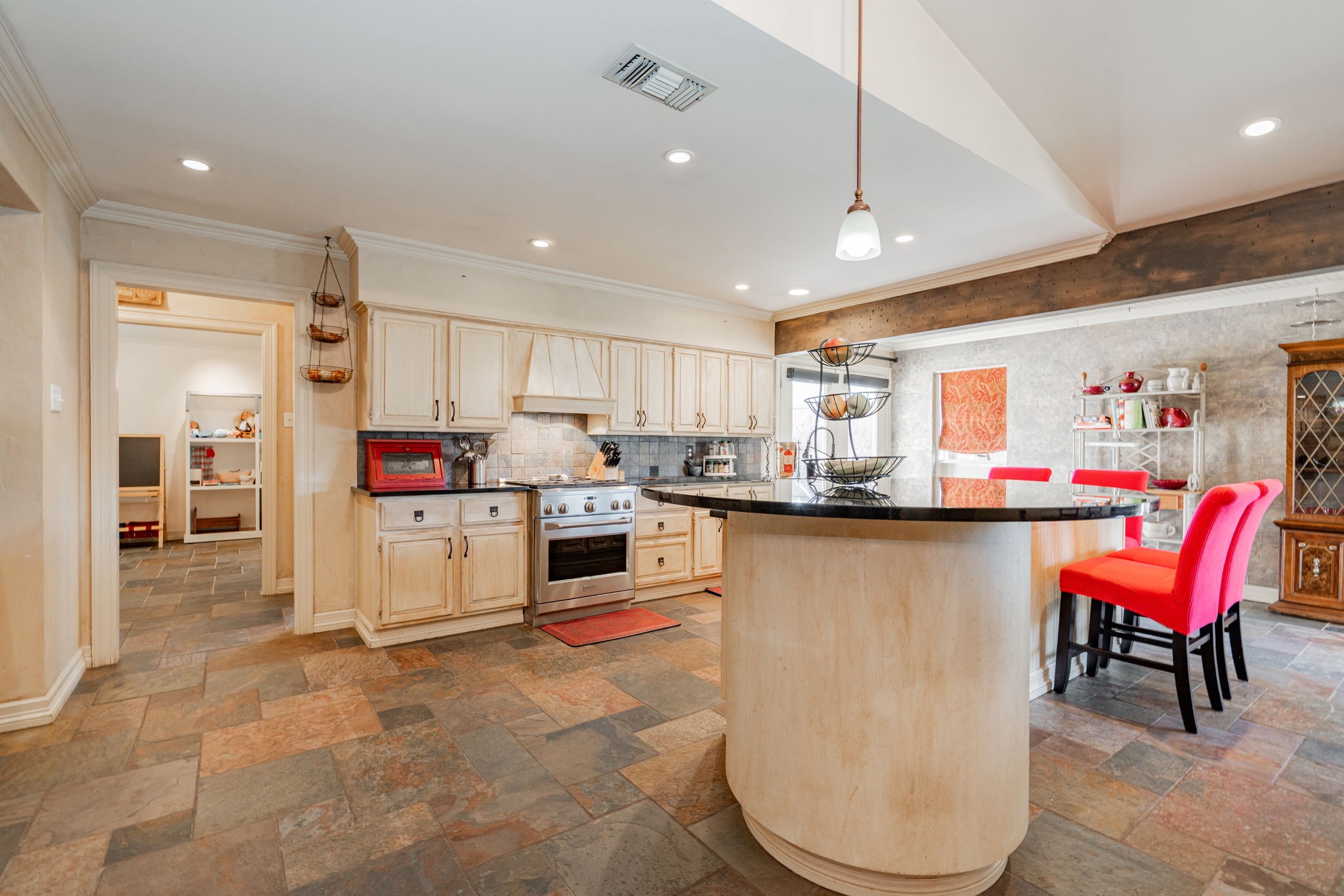 10027 Silvertree Drive
