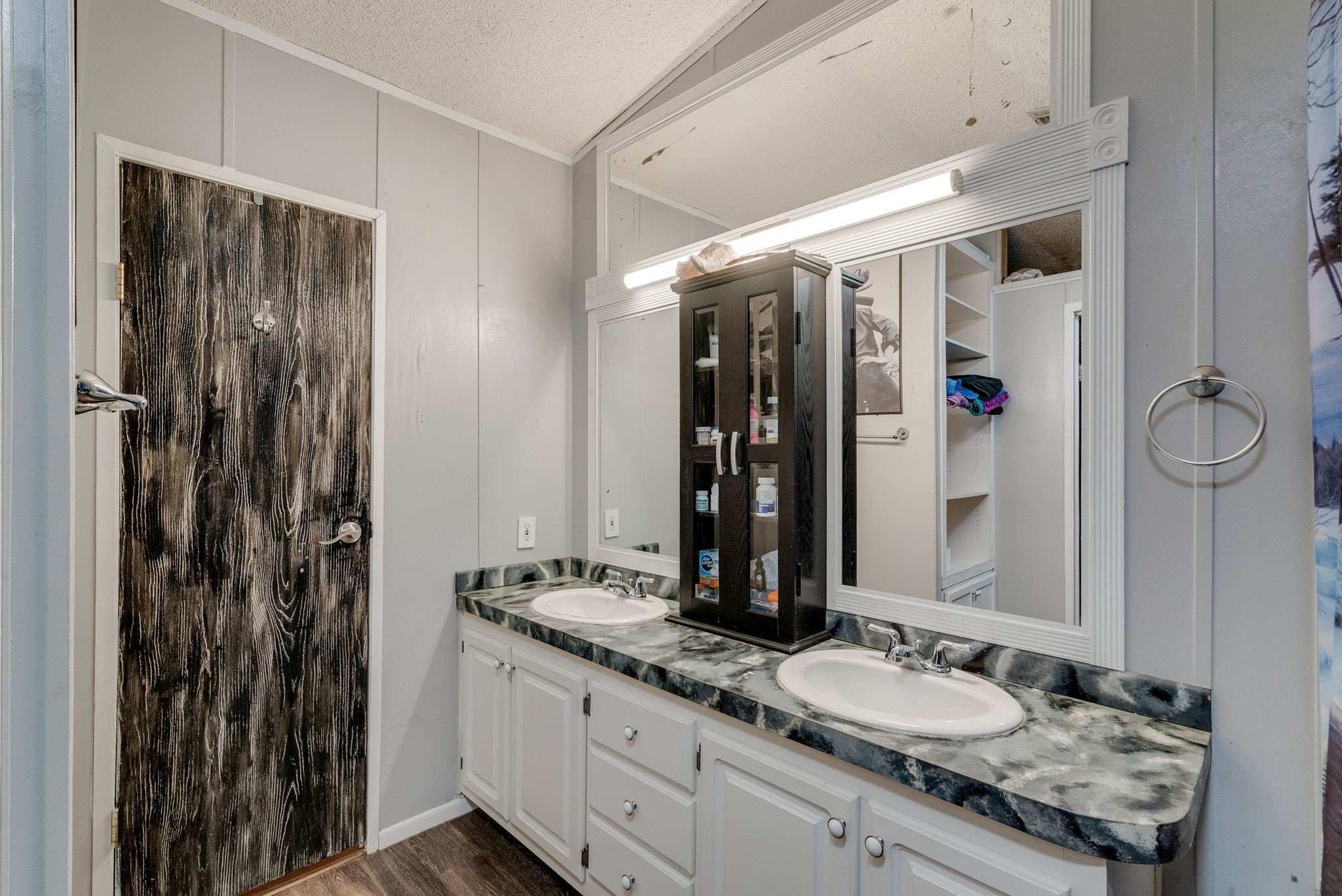 8324 Mckinney Lane