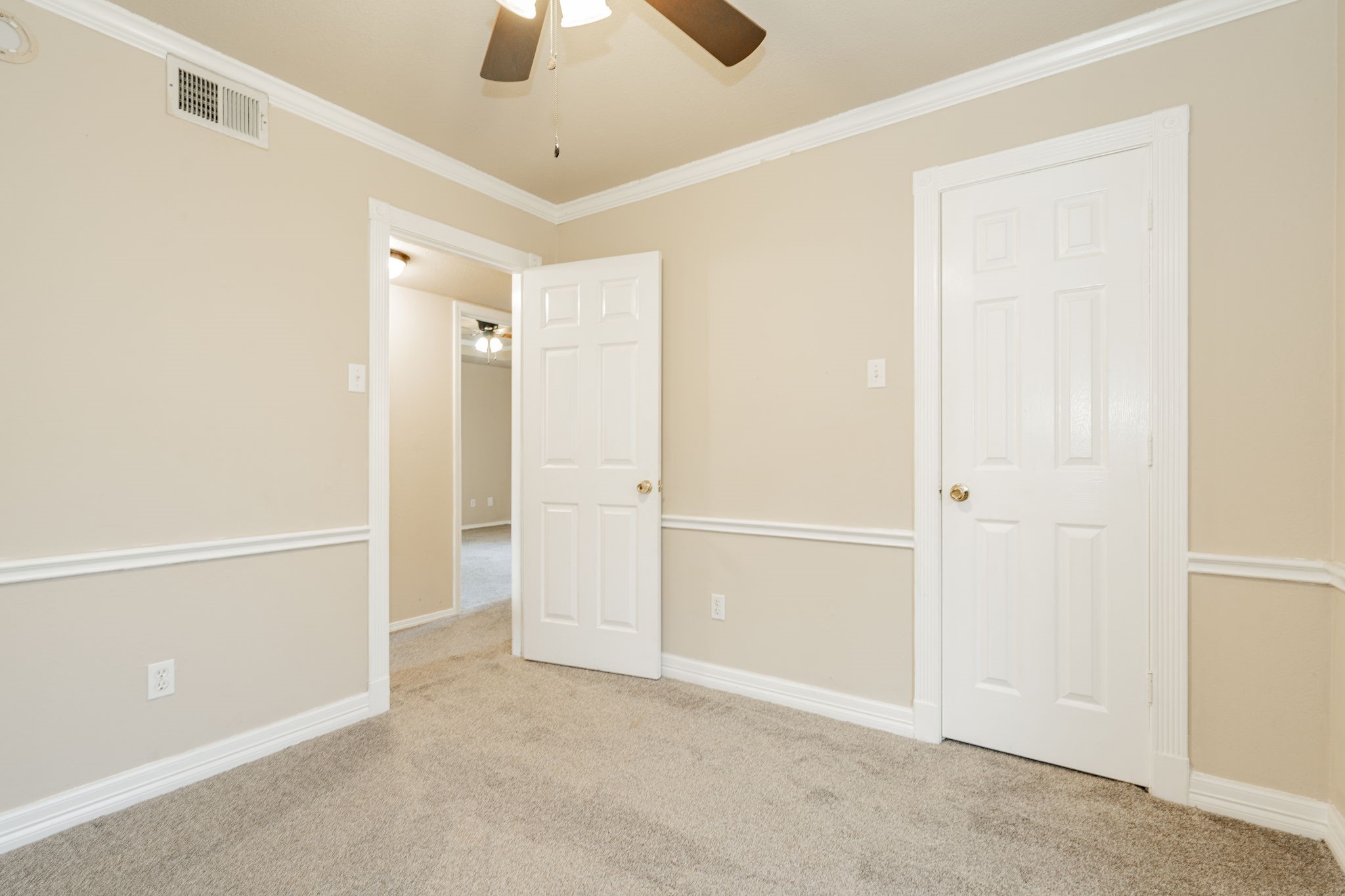 402 Creekside Drive