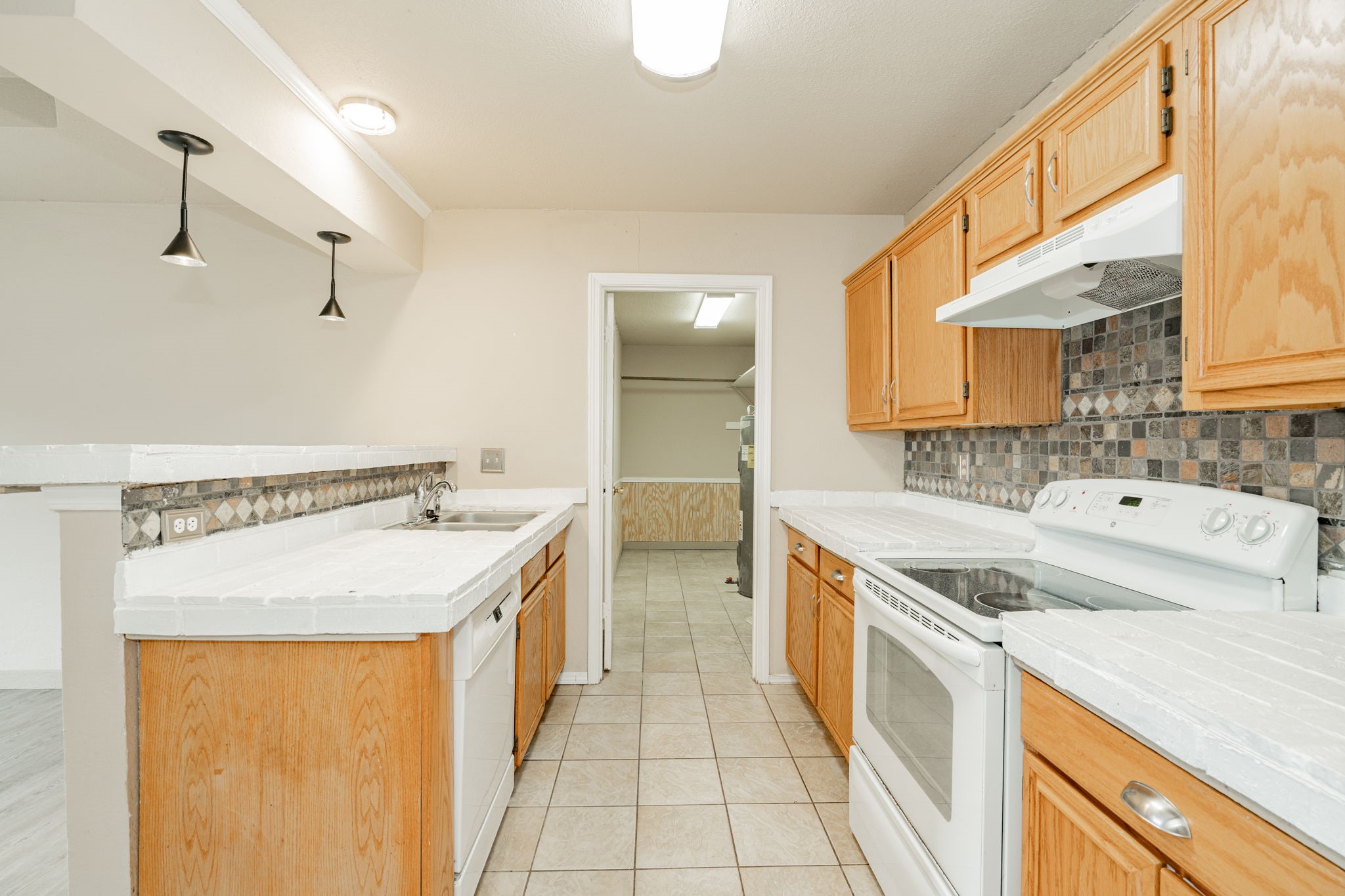 402 Creekside Drive