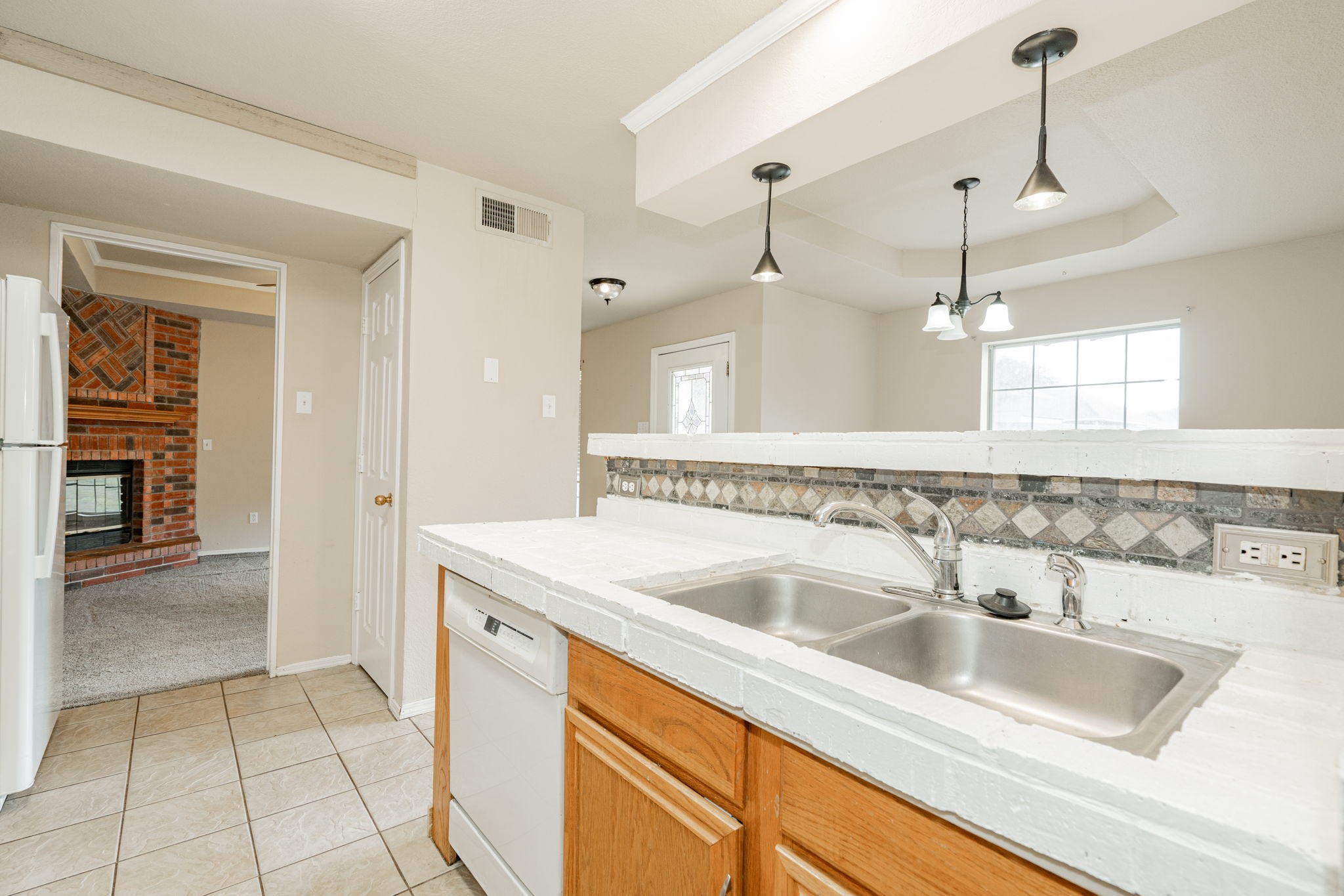 402 Creekside Drive