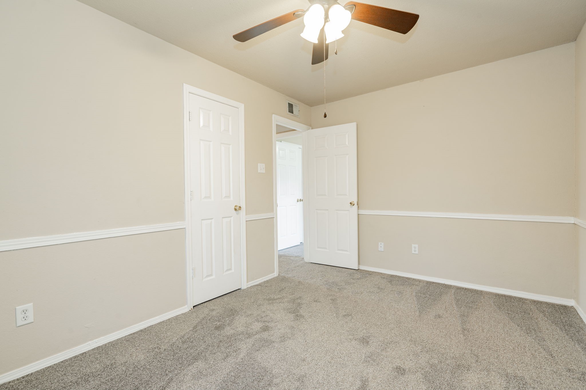402 Creekside Drive