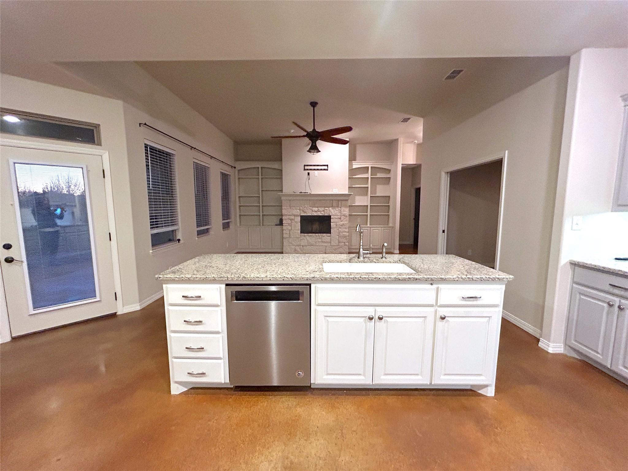 1204 Thomas Lane