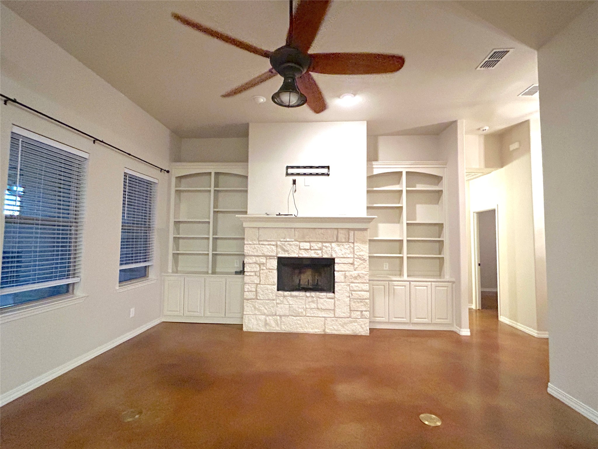 1204 Thomas Lane