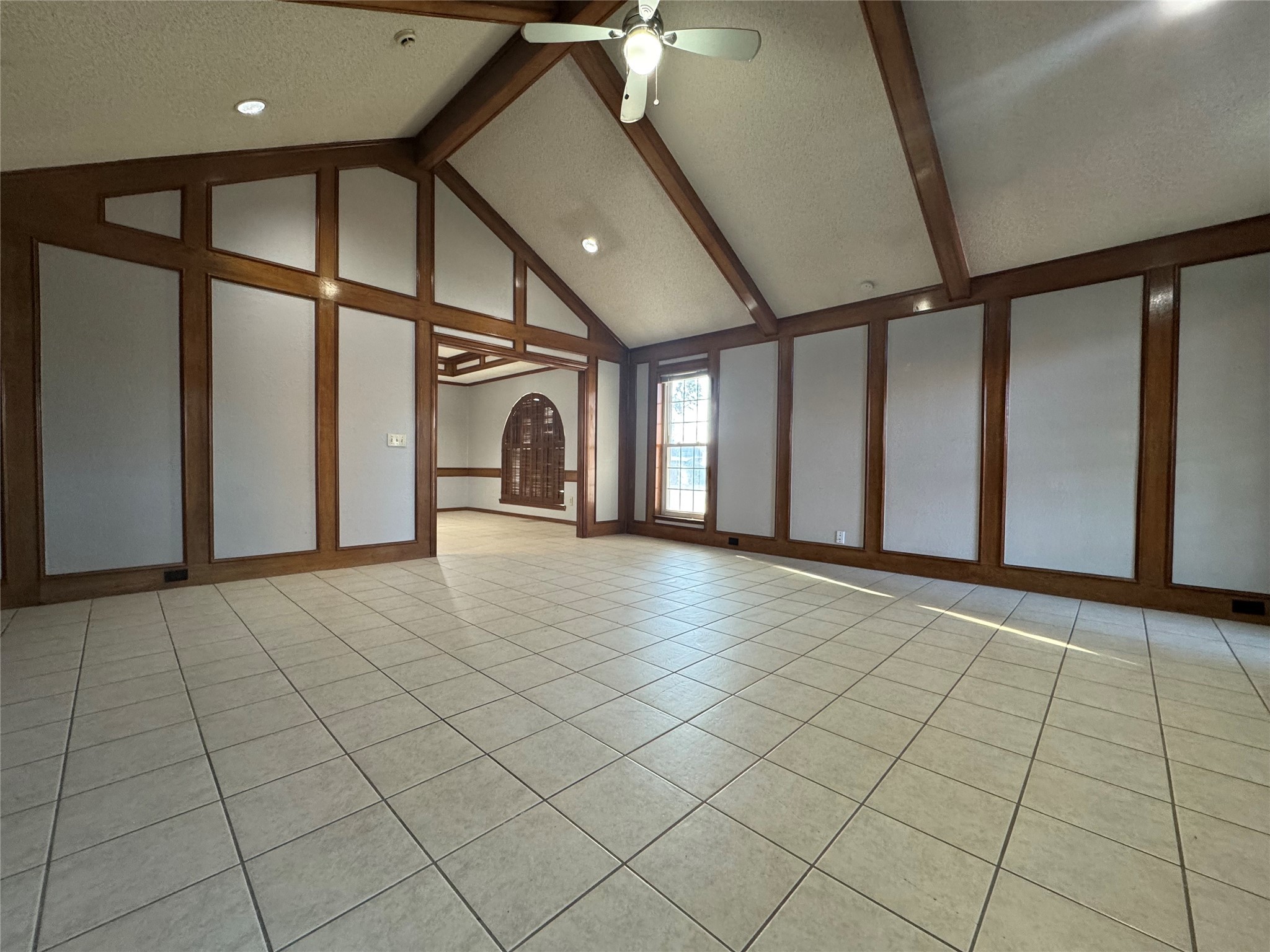 100 N Rustic Trail