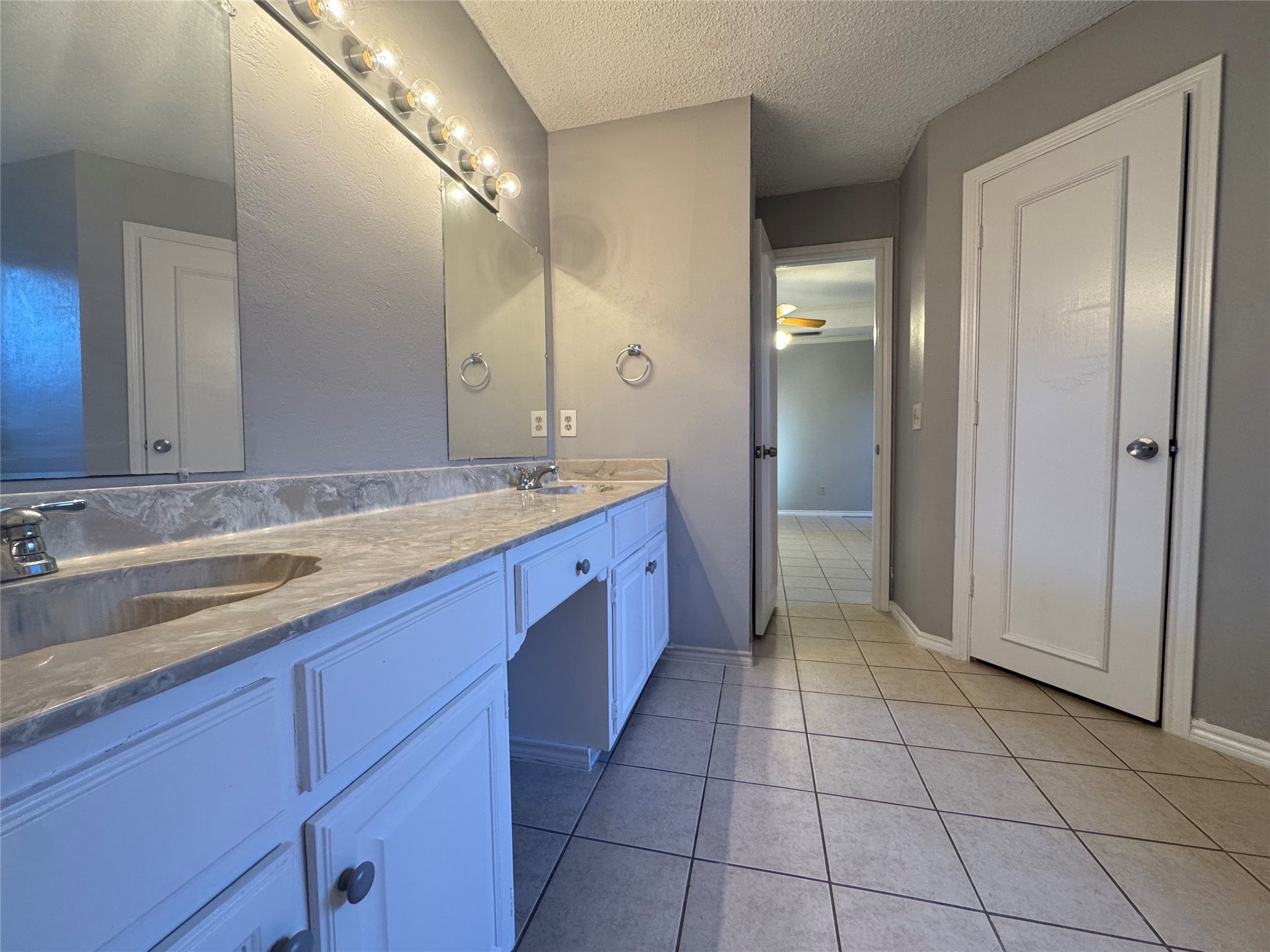 100 N Rustic Trail