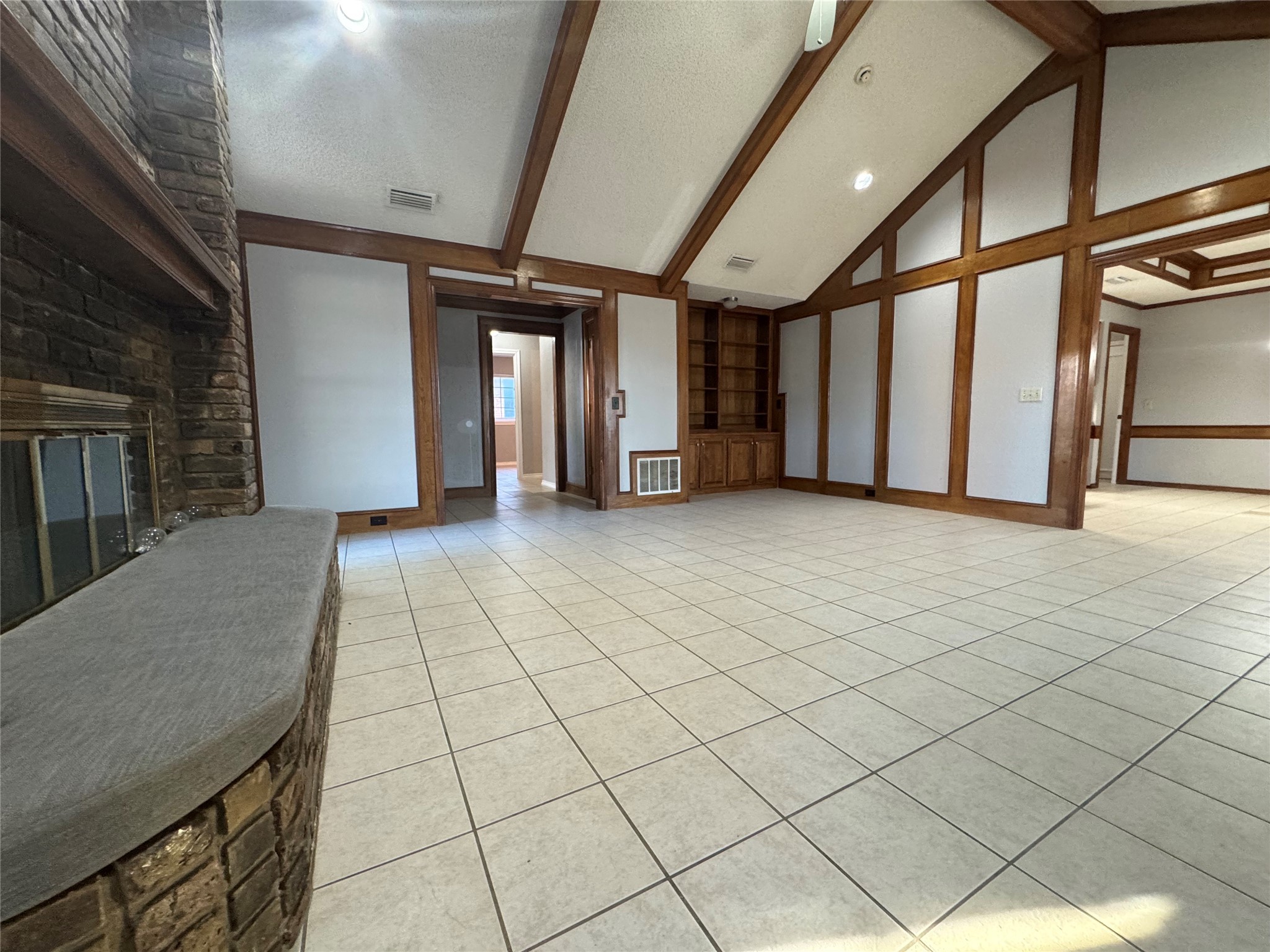 100 N Rustic Trail