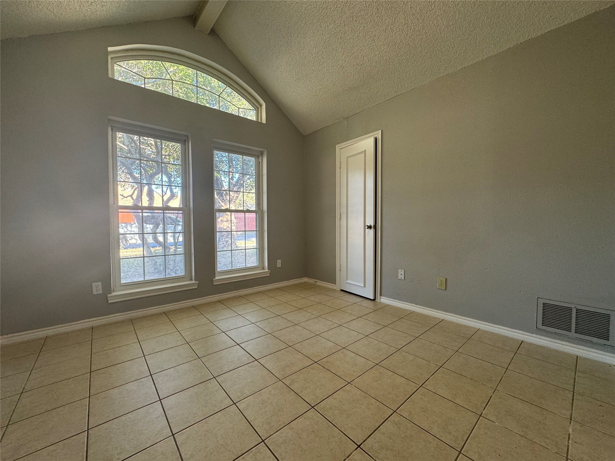 100 N Rustic Trail