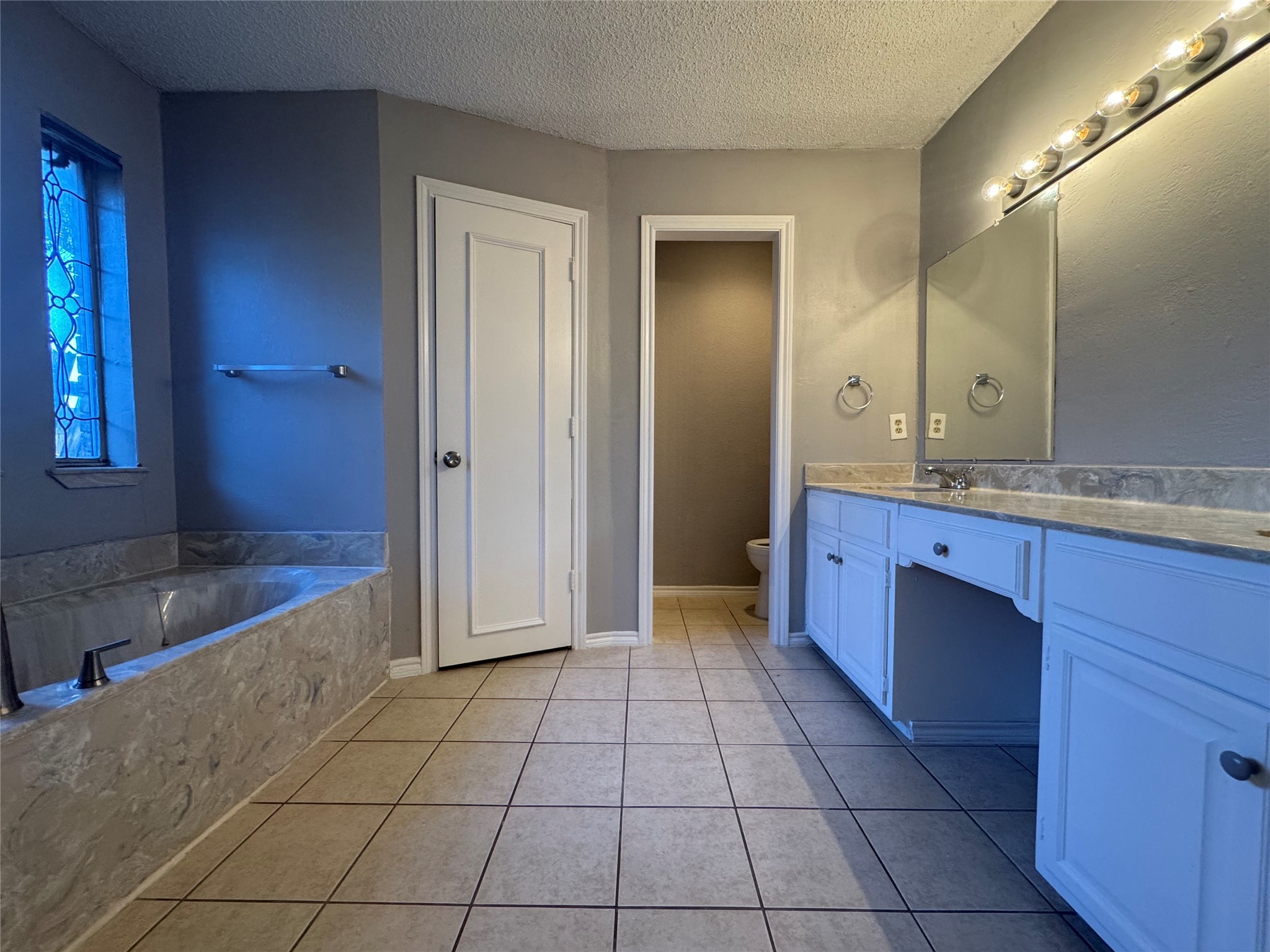 100 N Rustic Trail