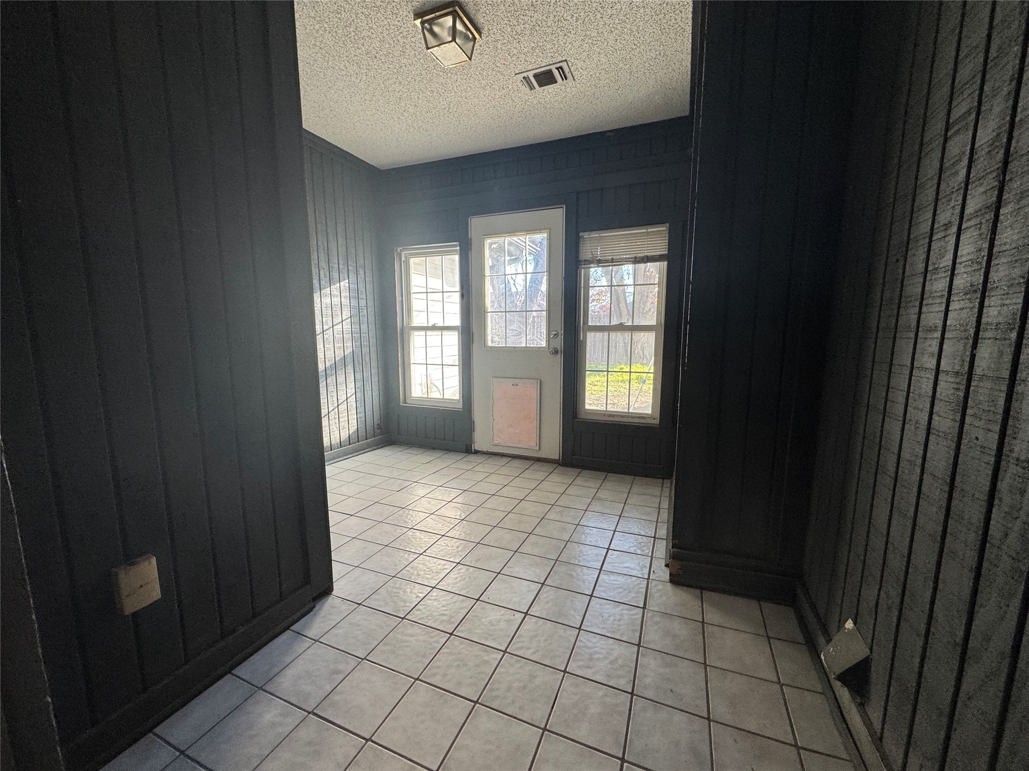 100 N Rustic Trail