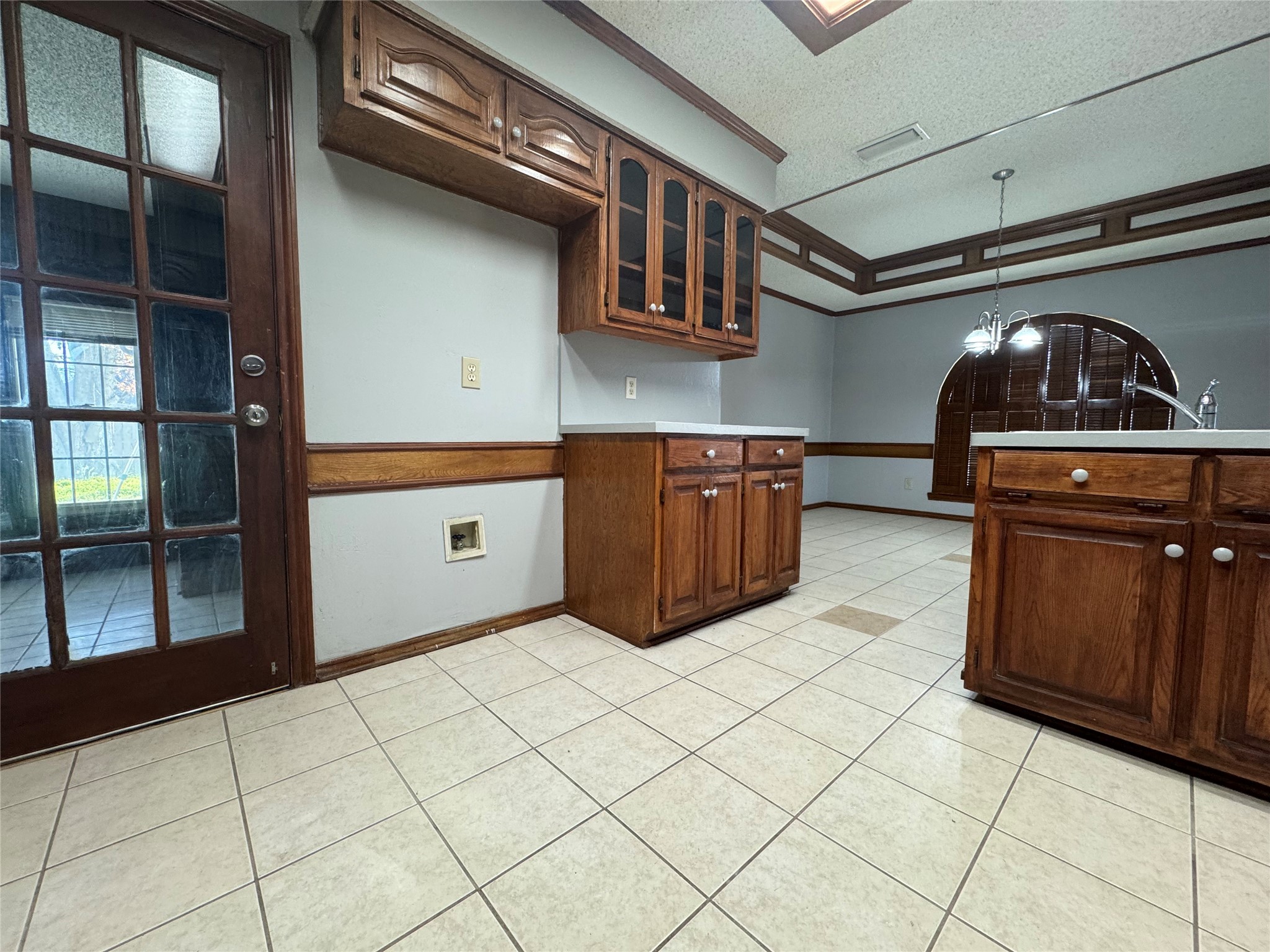 100 N Rustic Trail