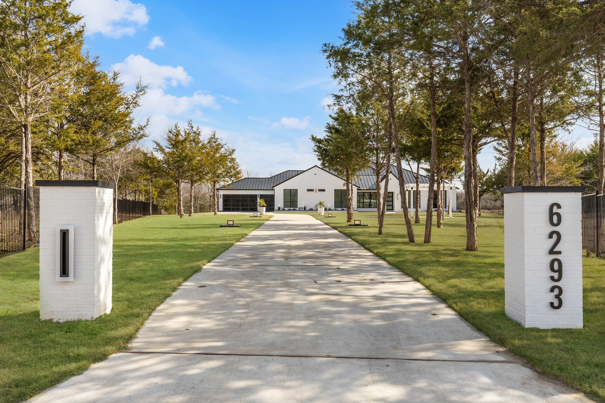 6293 Blackjack Oak Court