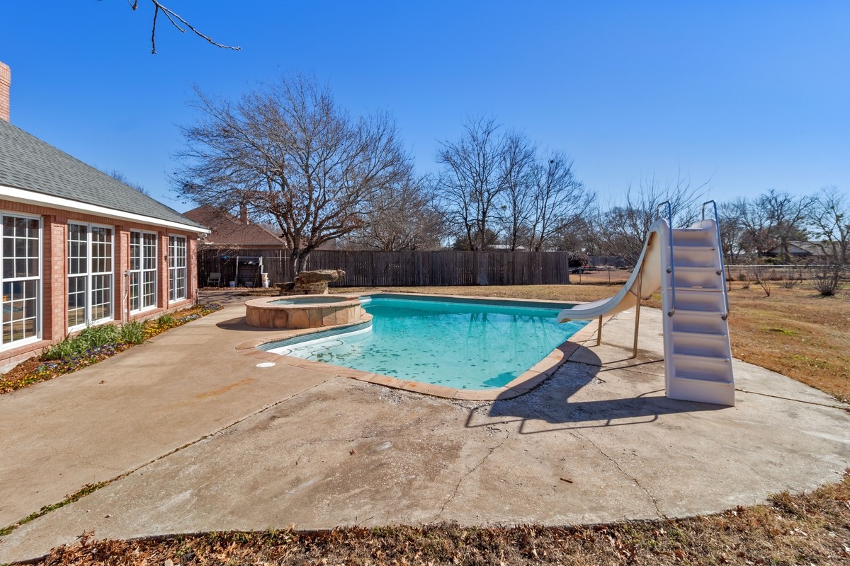 140 Suburban Drive