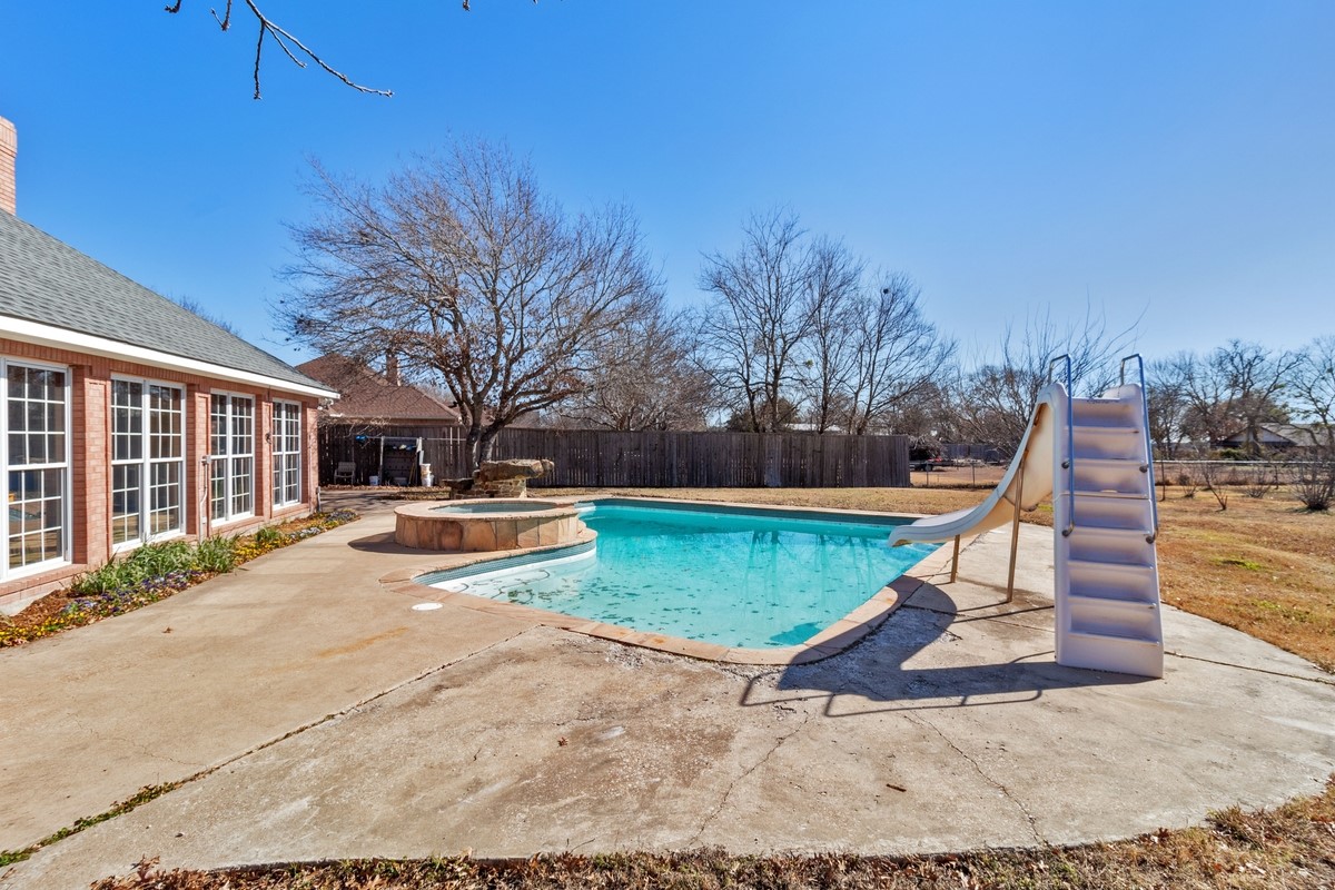140 Suburban Drive