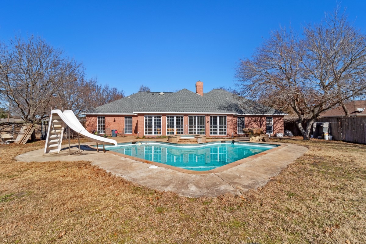 140 Suburban Drive