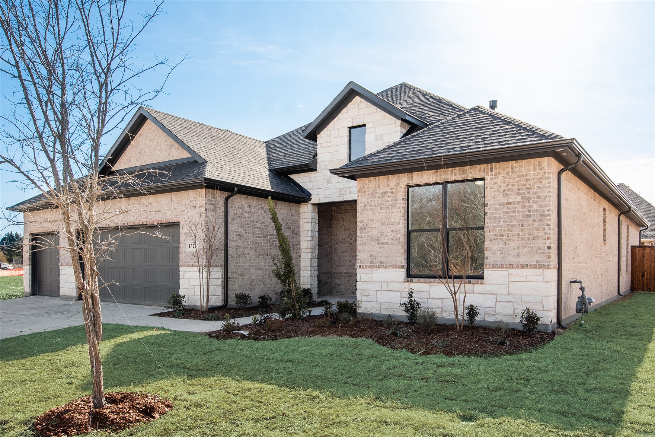 1323 Emma Road
