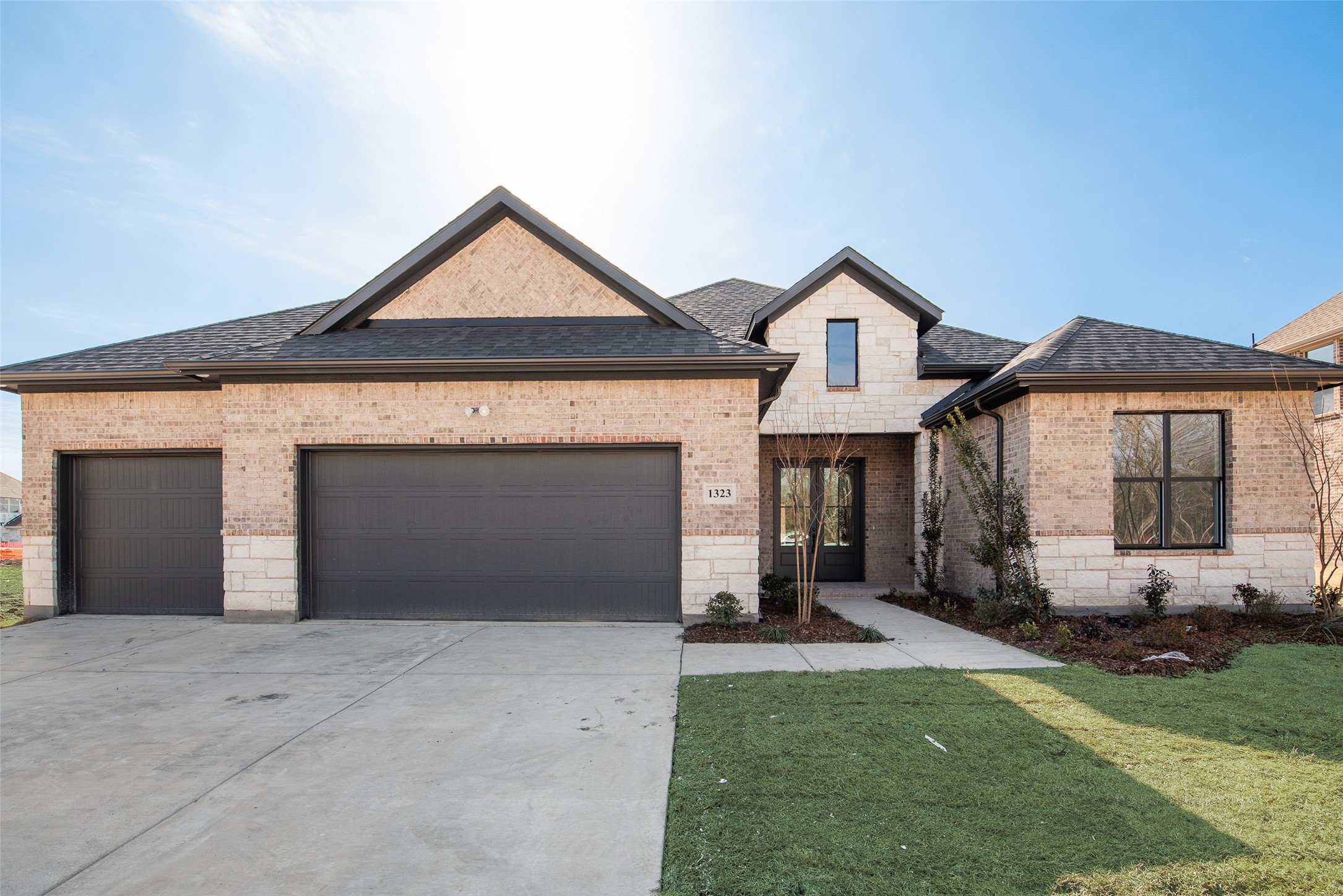 1323 Emma Road