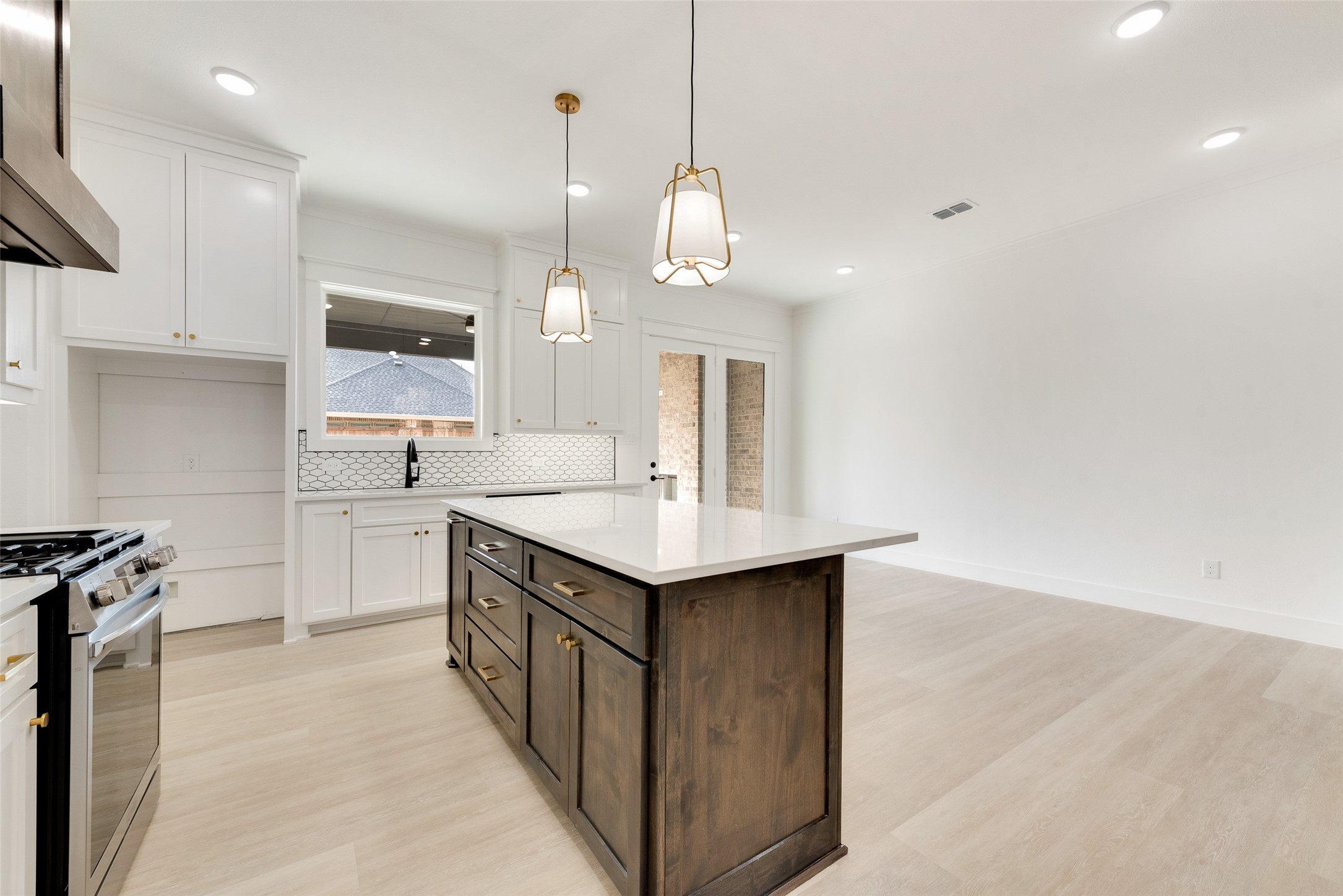 1323 Emma Road
