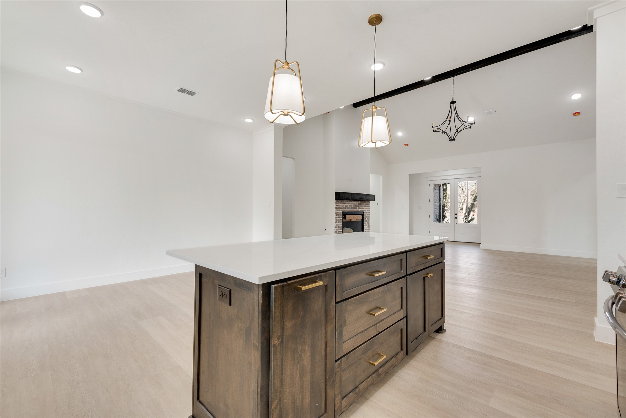 1323 Emma Road