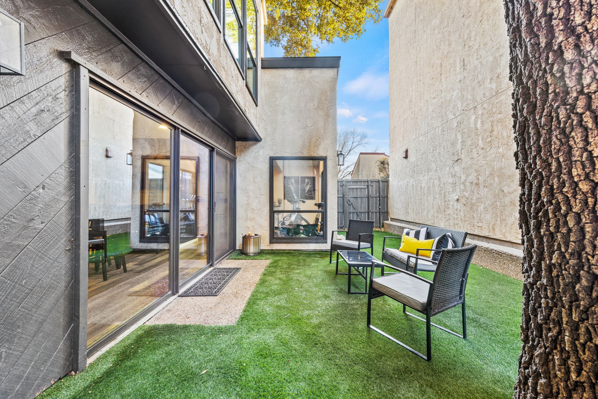 9812 Matchpoint Place