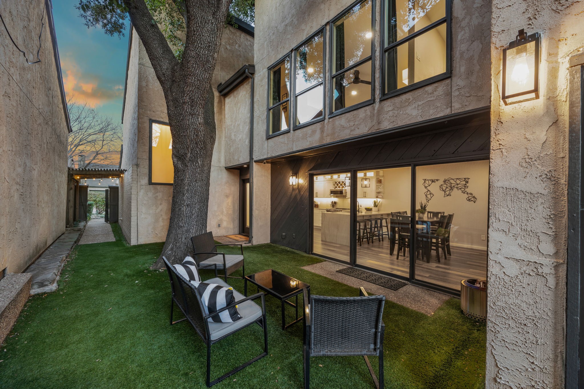9812 Matchpoint Place