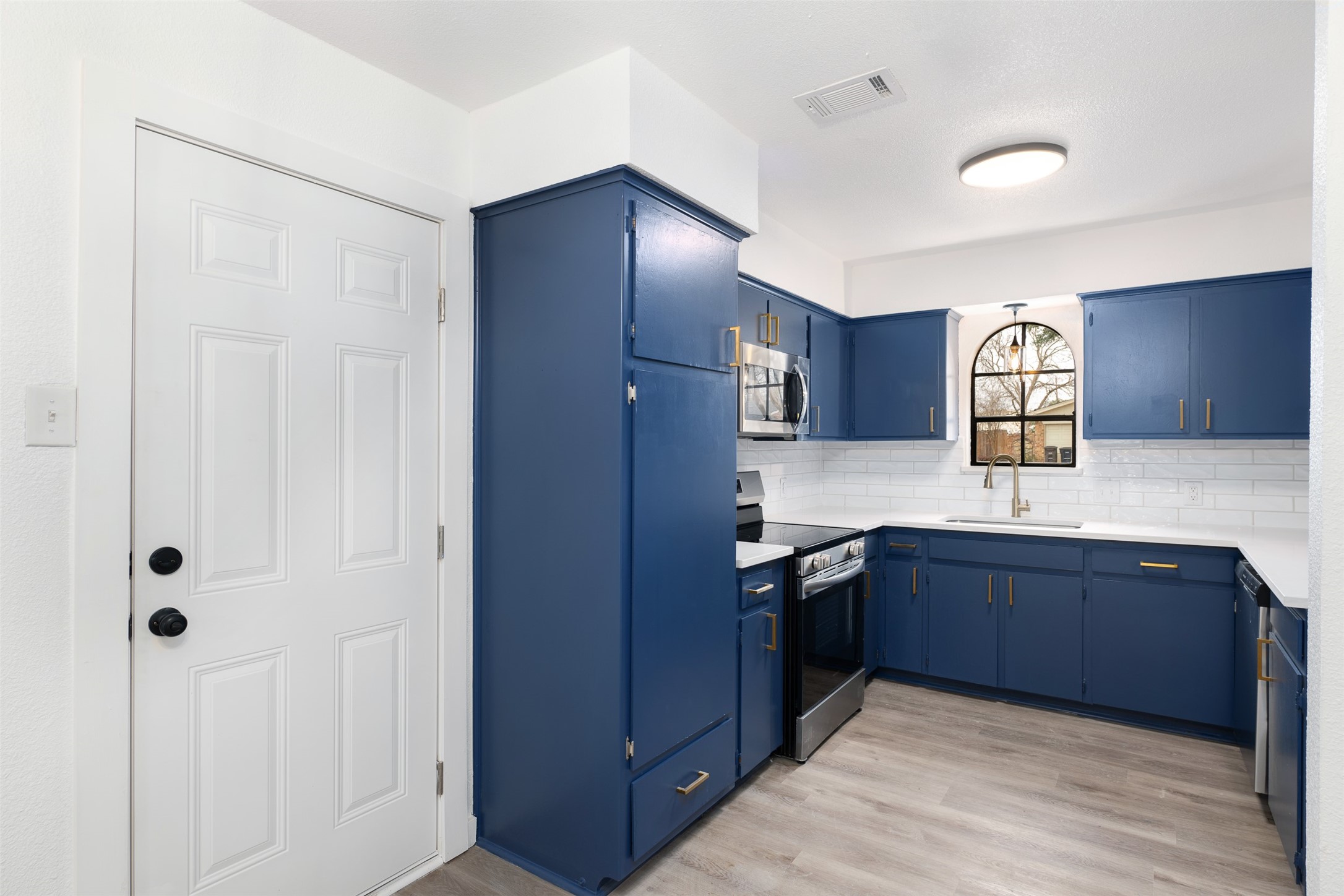 3215 Glenmont Drive