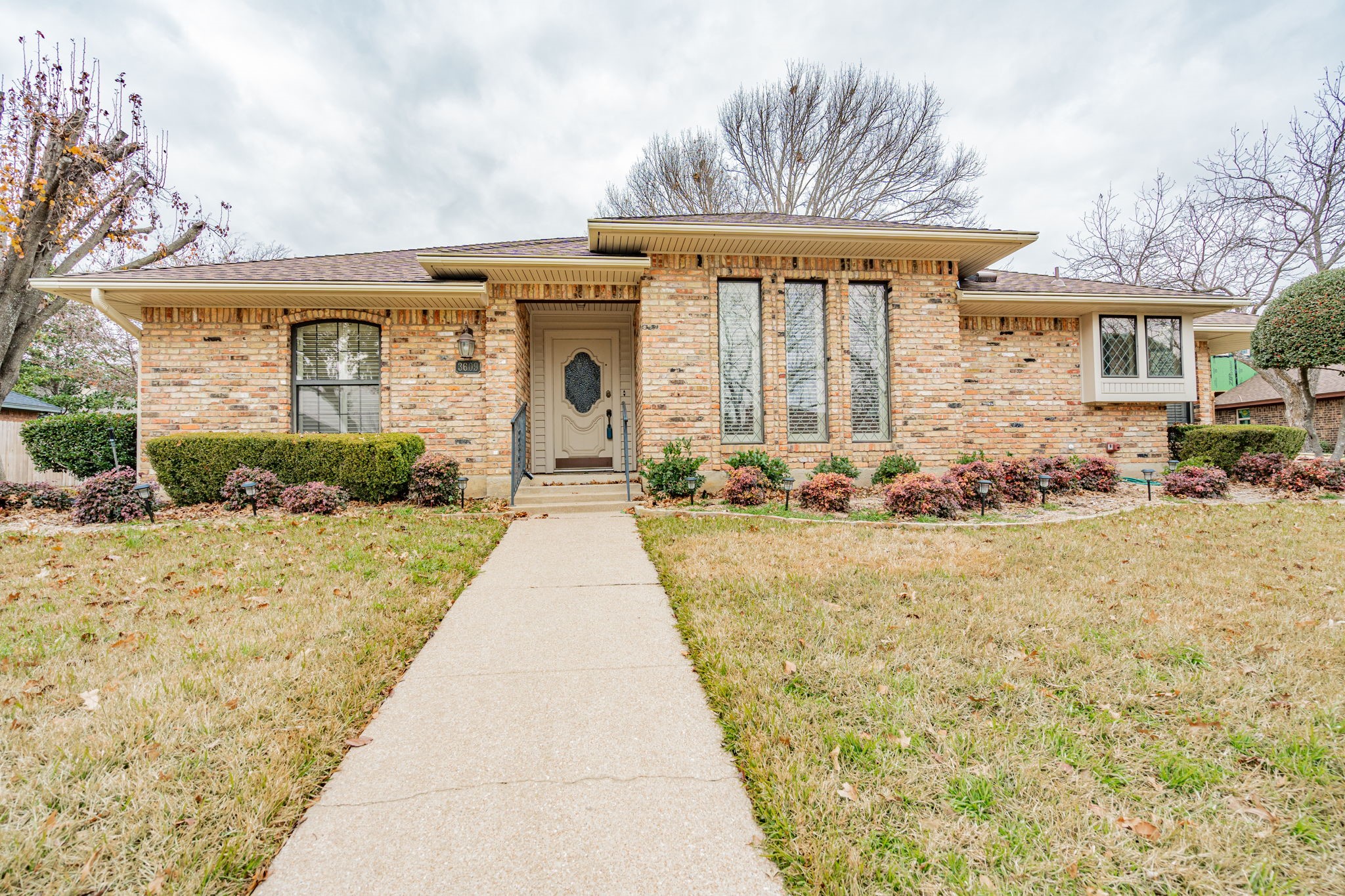 3609 Oakmont Drive