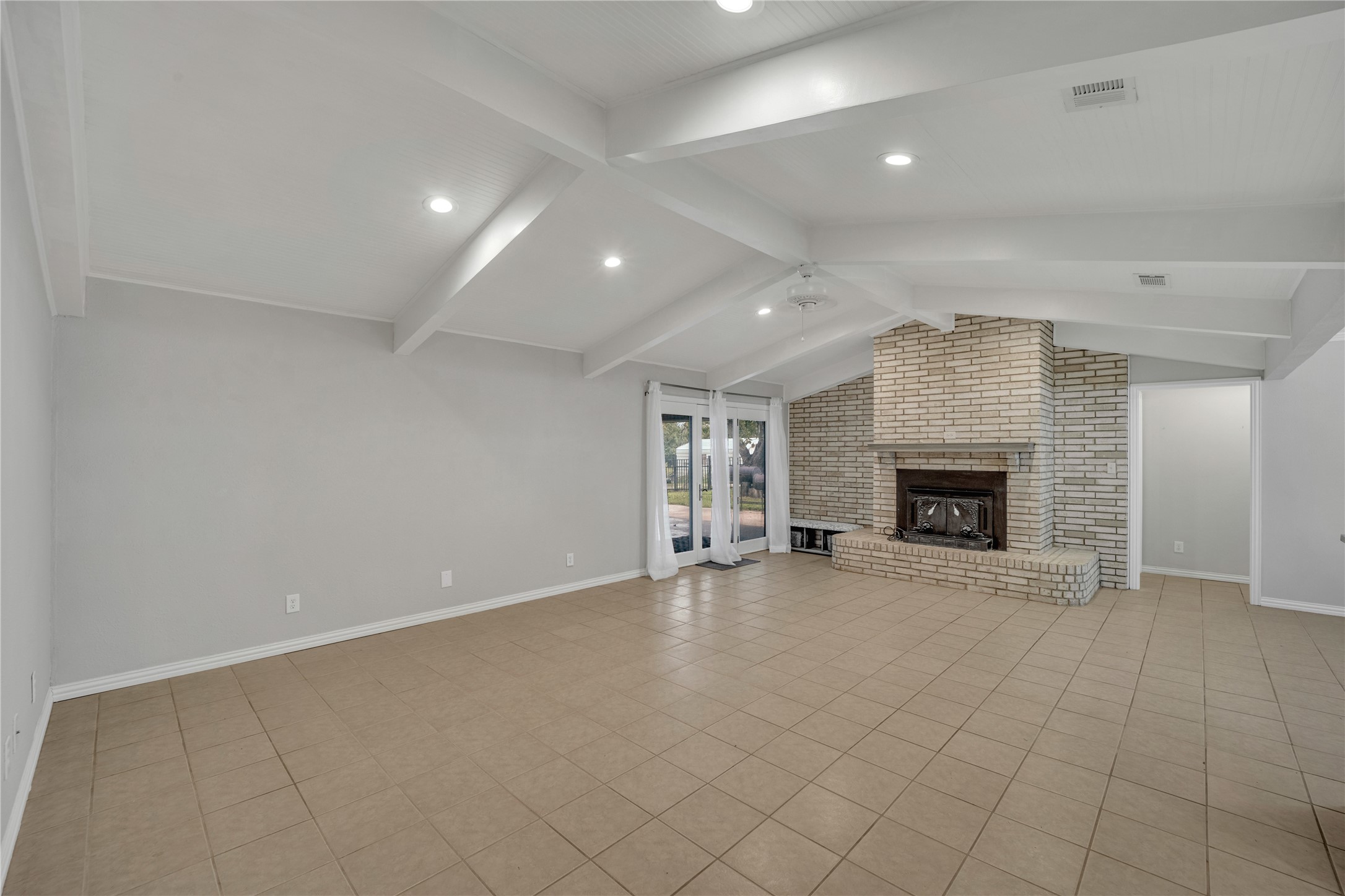 605 Hills Lane