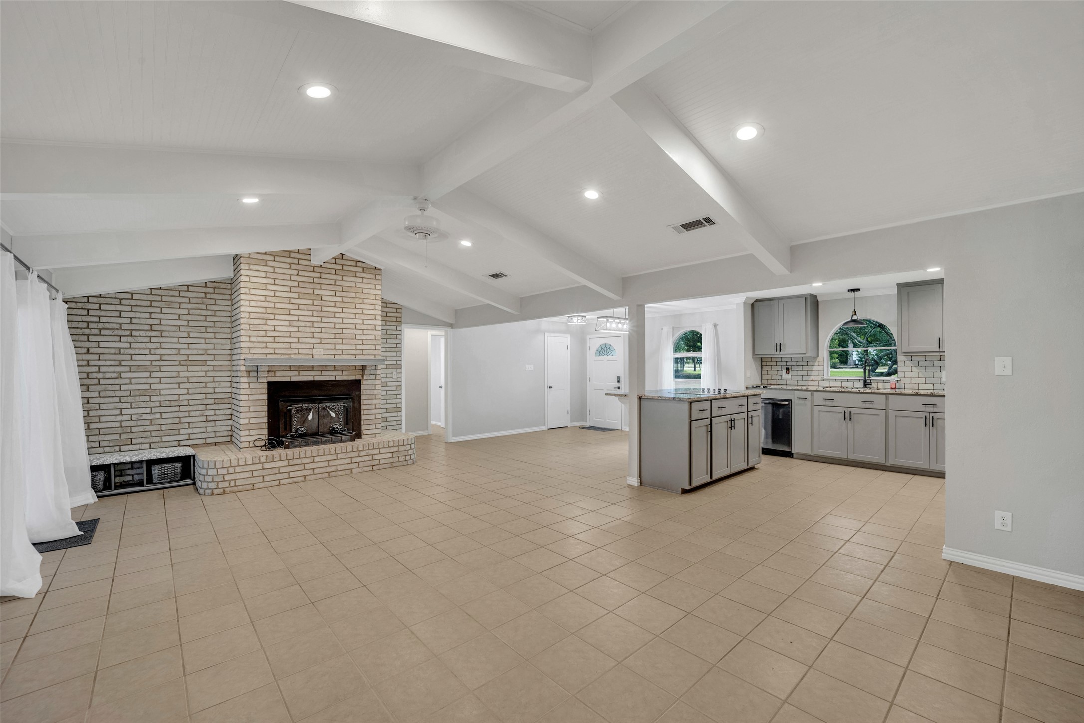 605 Hills Lane