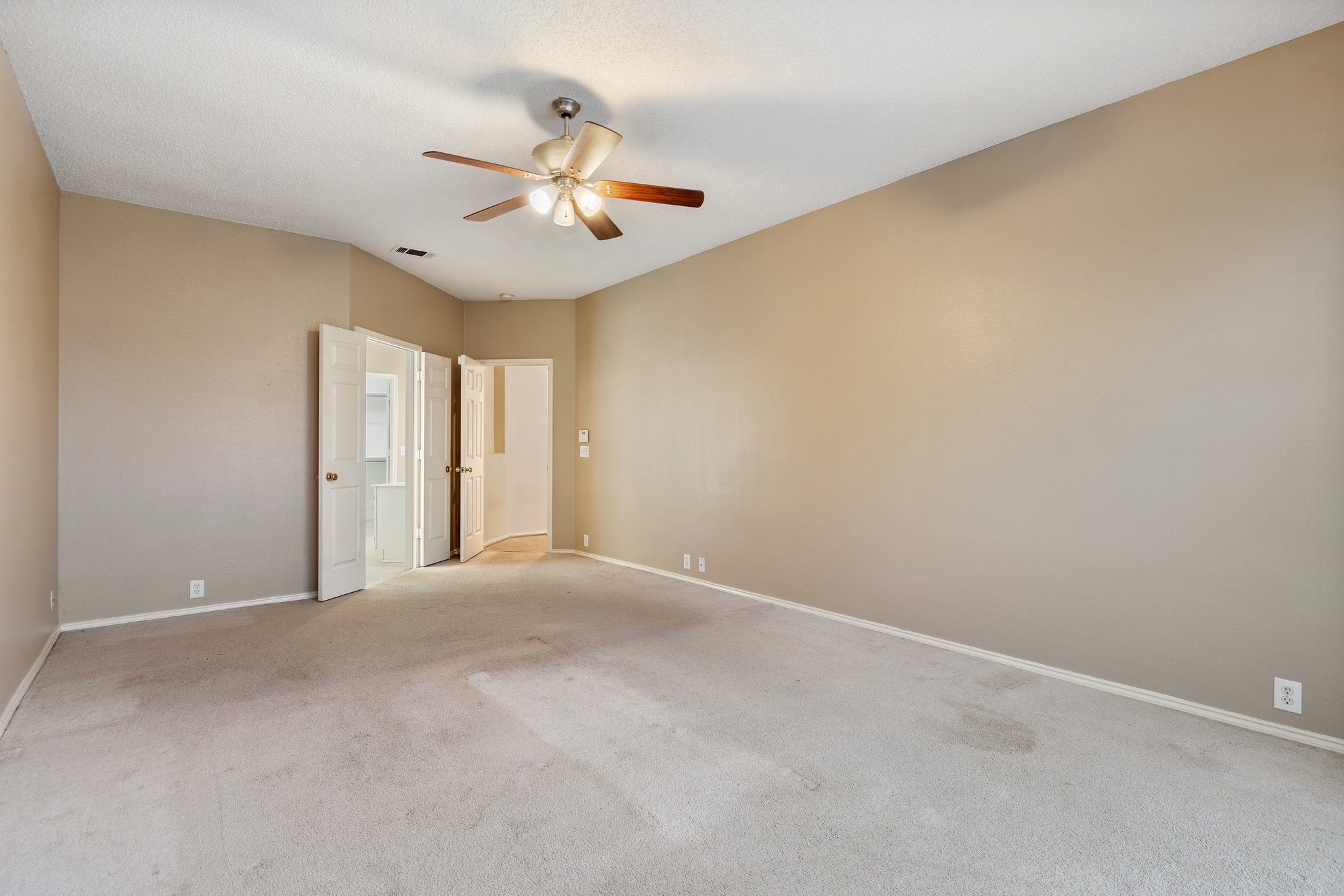 902 Vista Oaks Court