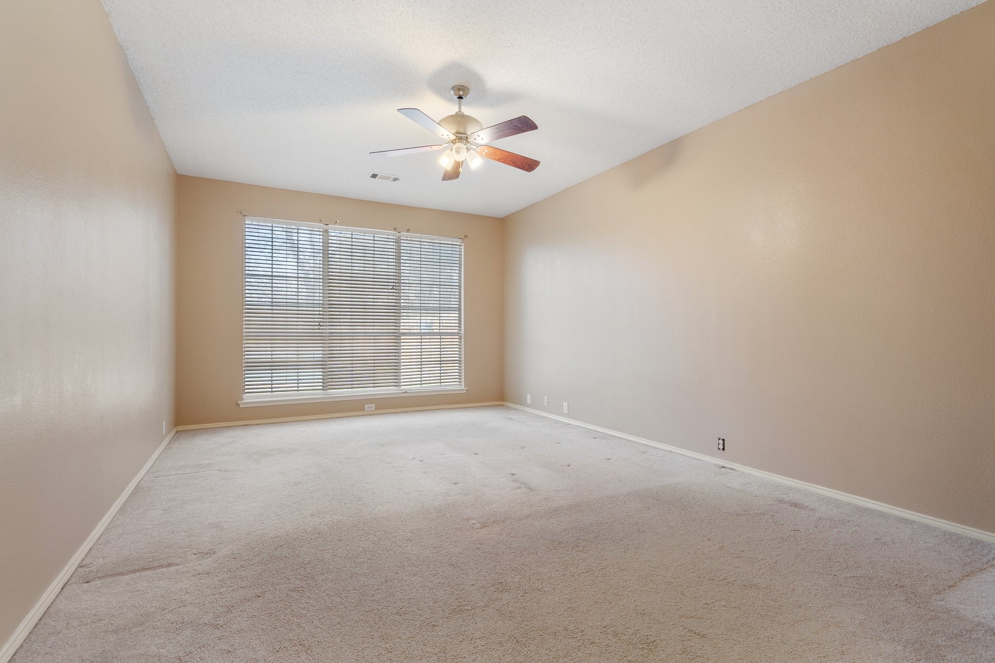 902 Vista Oaks Court