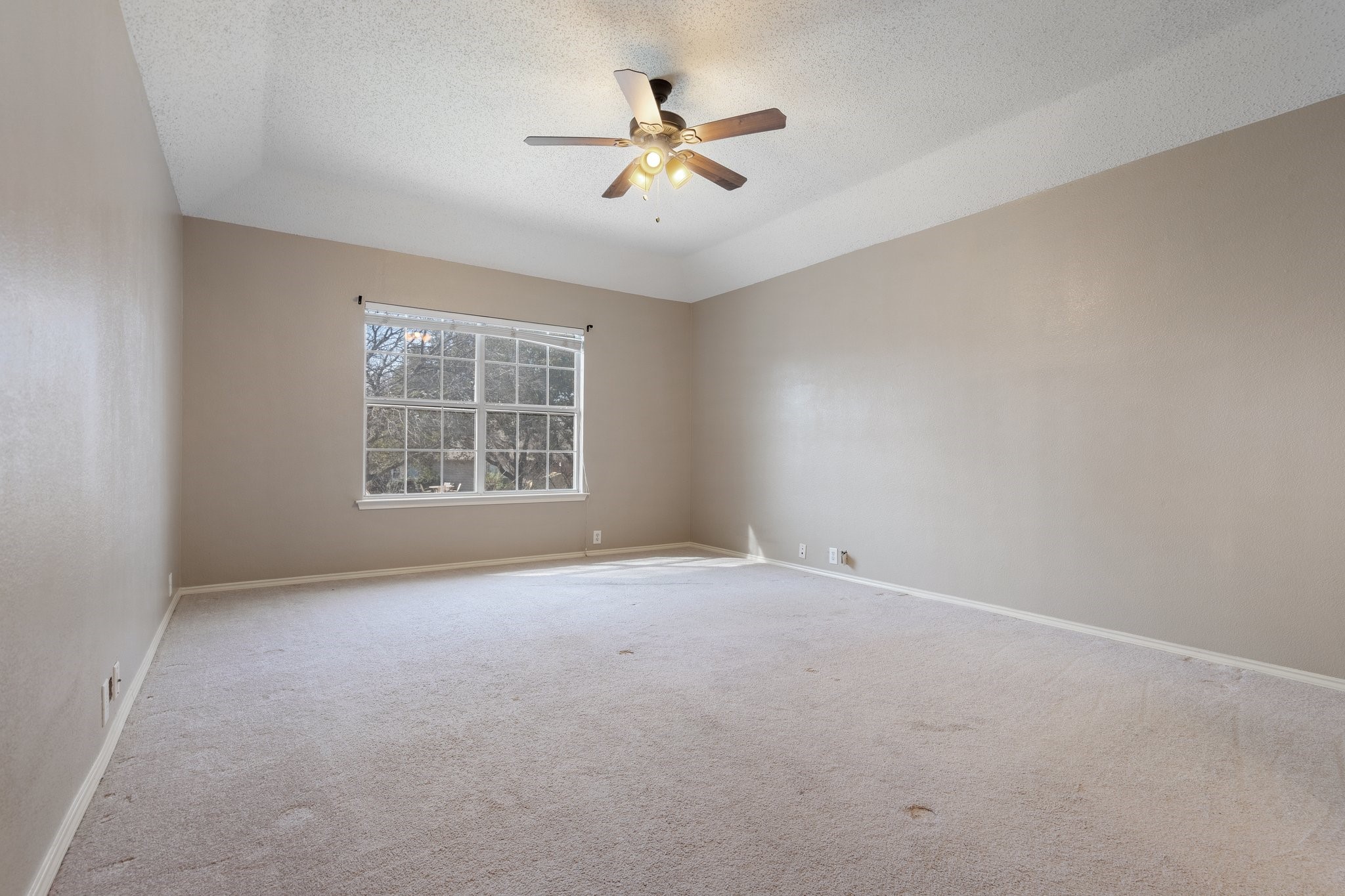 902 Vista Oaks Court