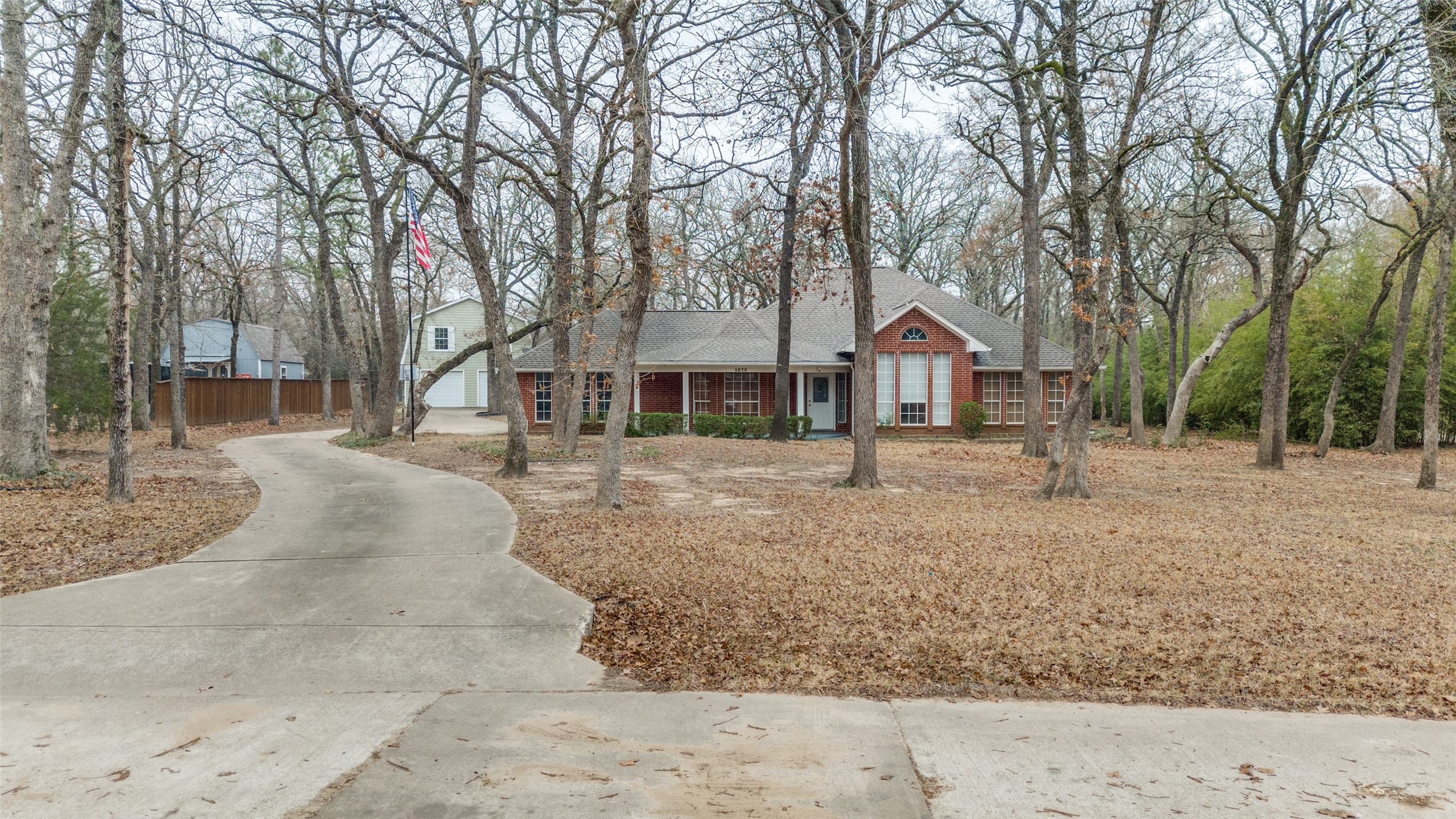 1070 Oak Hollow Lane