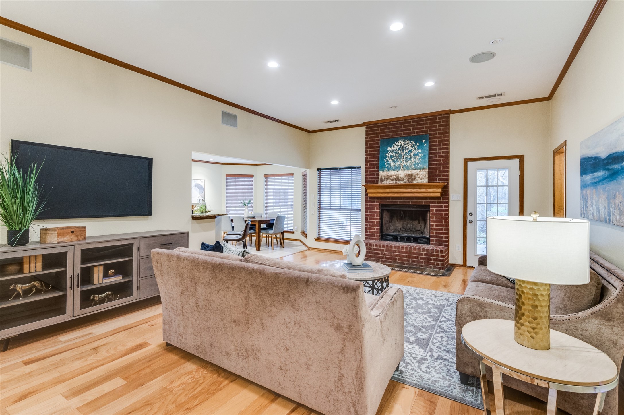 1070 Oak Hollow Lane