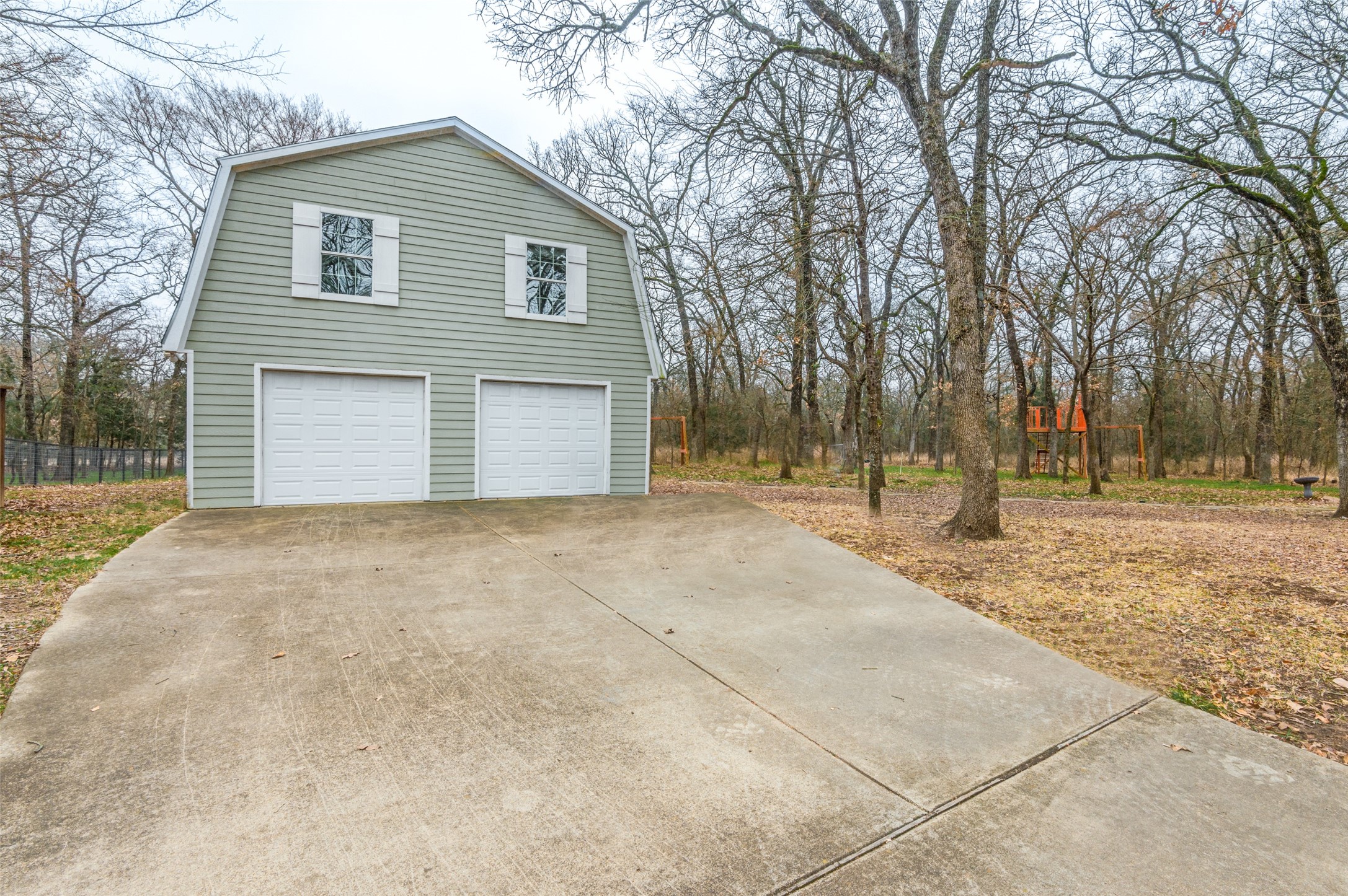 1070 Oak Hollow Lane