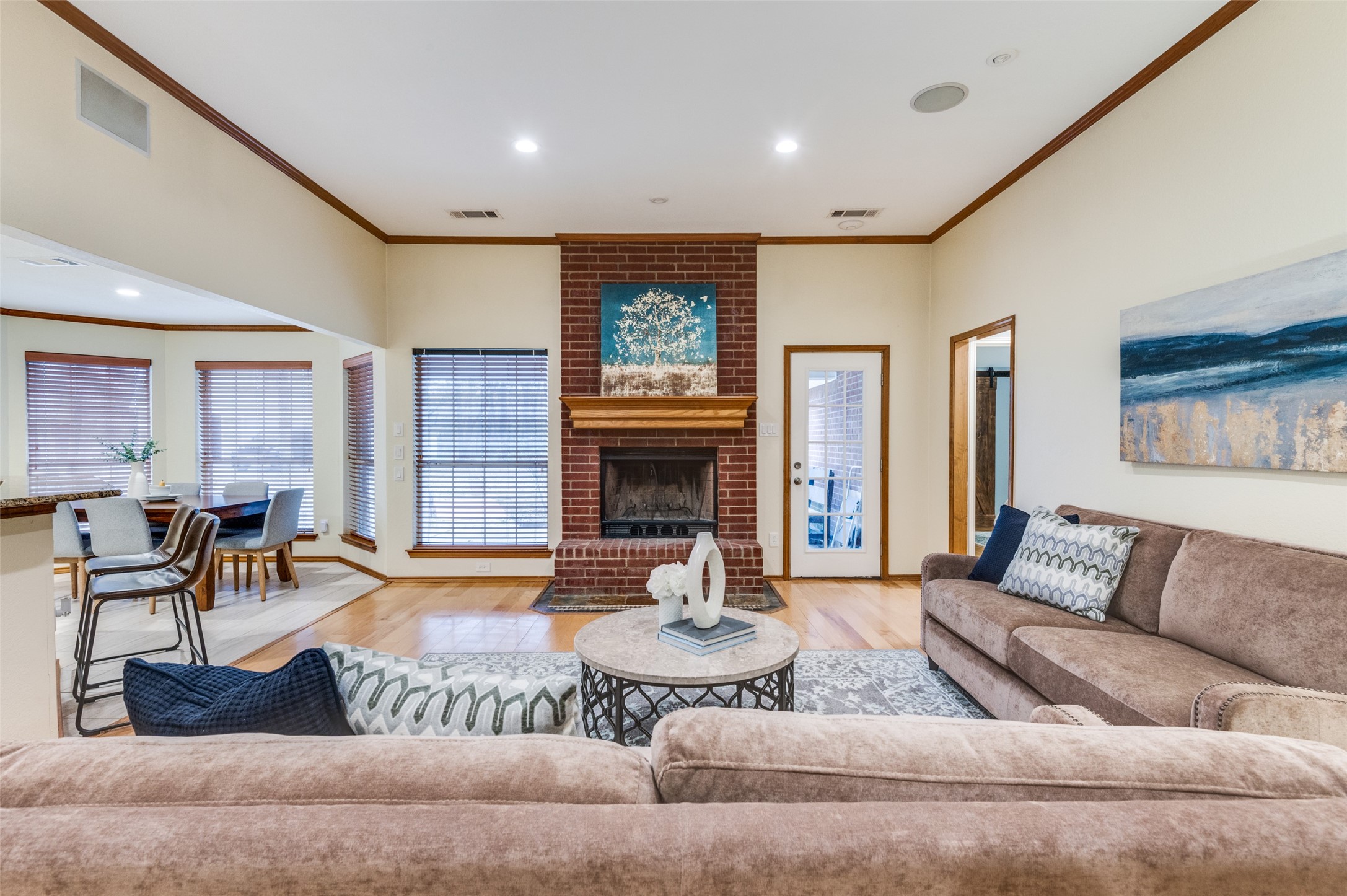 1070 Oak Hollow Lane