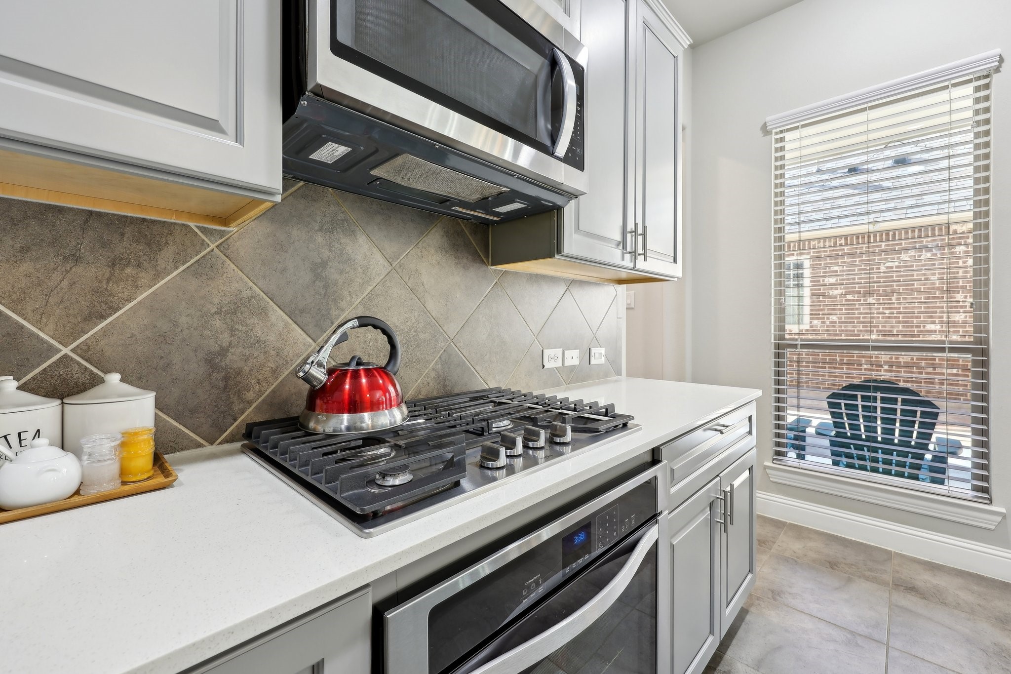4556 El Paso Drive