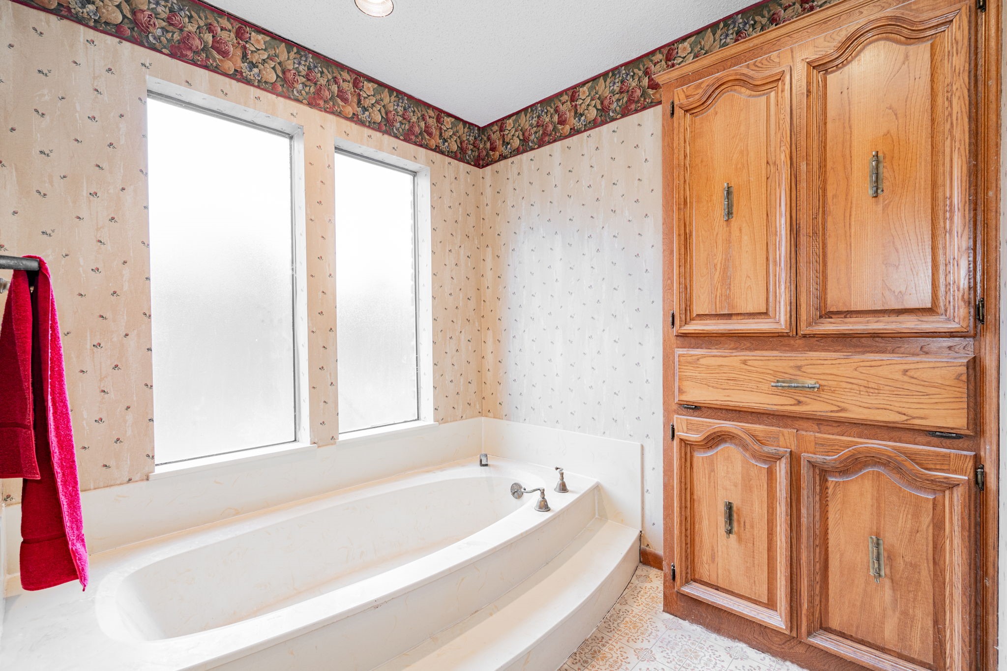 825 Lakeshore Drive