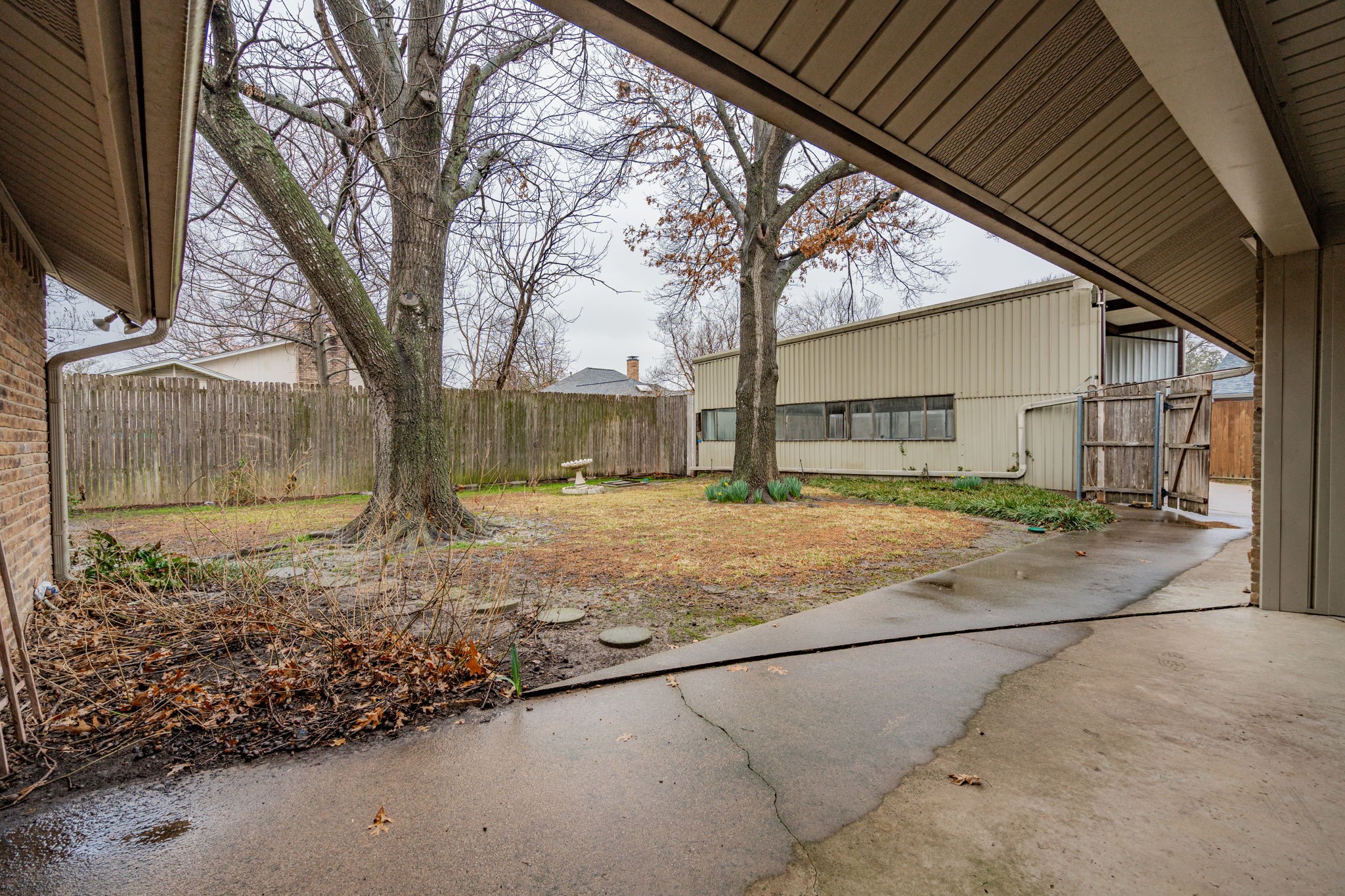 825 Lakeshore Drive