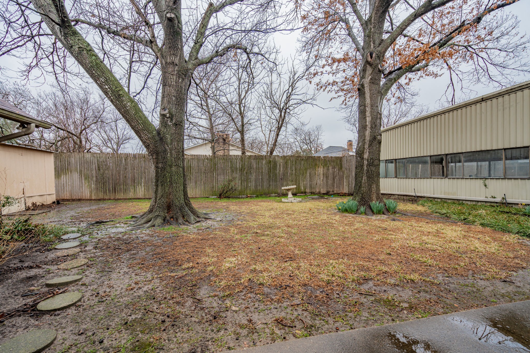 825 Lakeshore Drive
