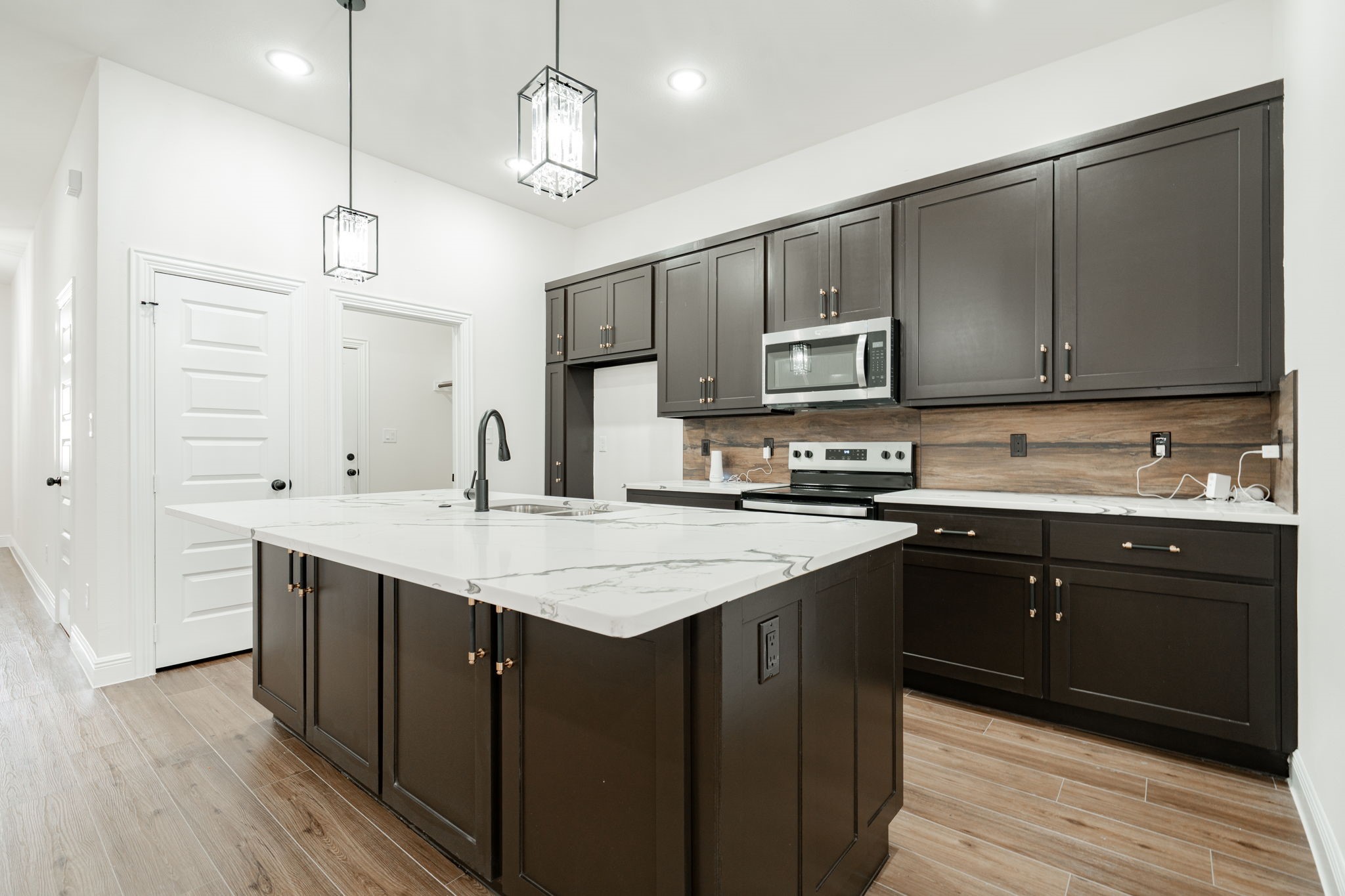 4315 Colonial Avenue