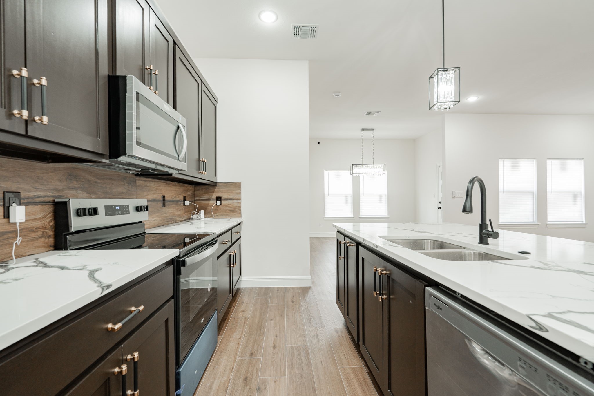 4315 Colonial Avenue