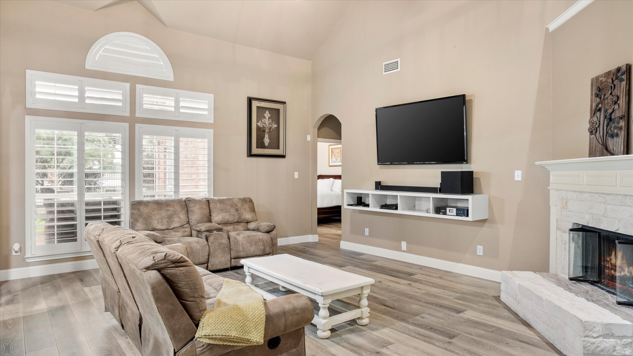 8401 Lighthouse Drive