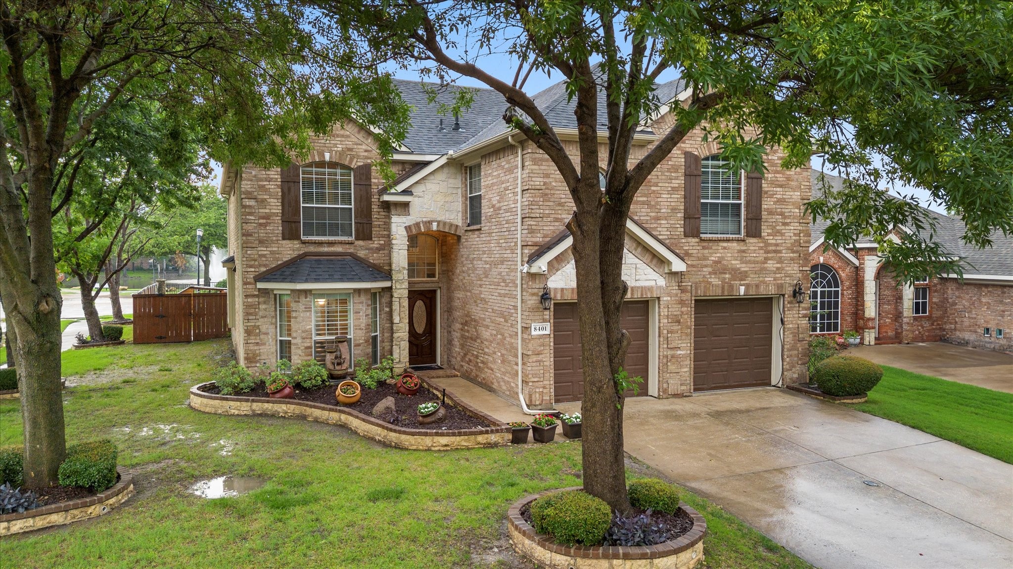 8401 Lighthouse Drive